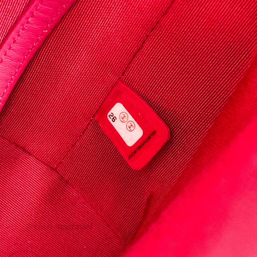 Chanel Chevron Medium Gabrielle Hobo Bag in Pink Aged Calfskin with Mixed Hardware - Perfect for Work, Travel & Everyday Luxury