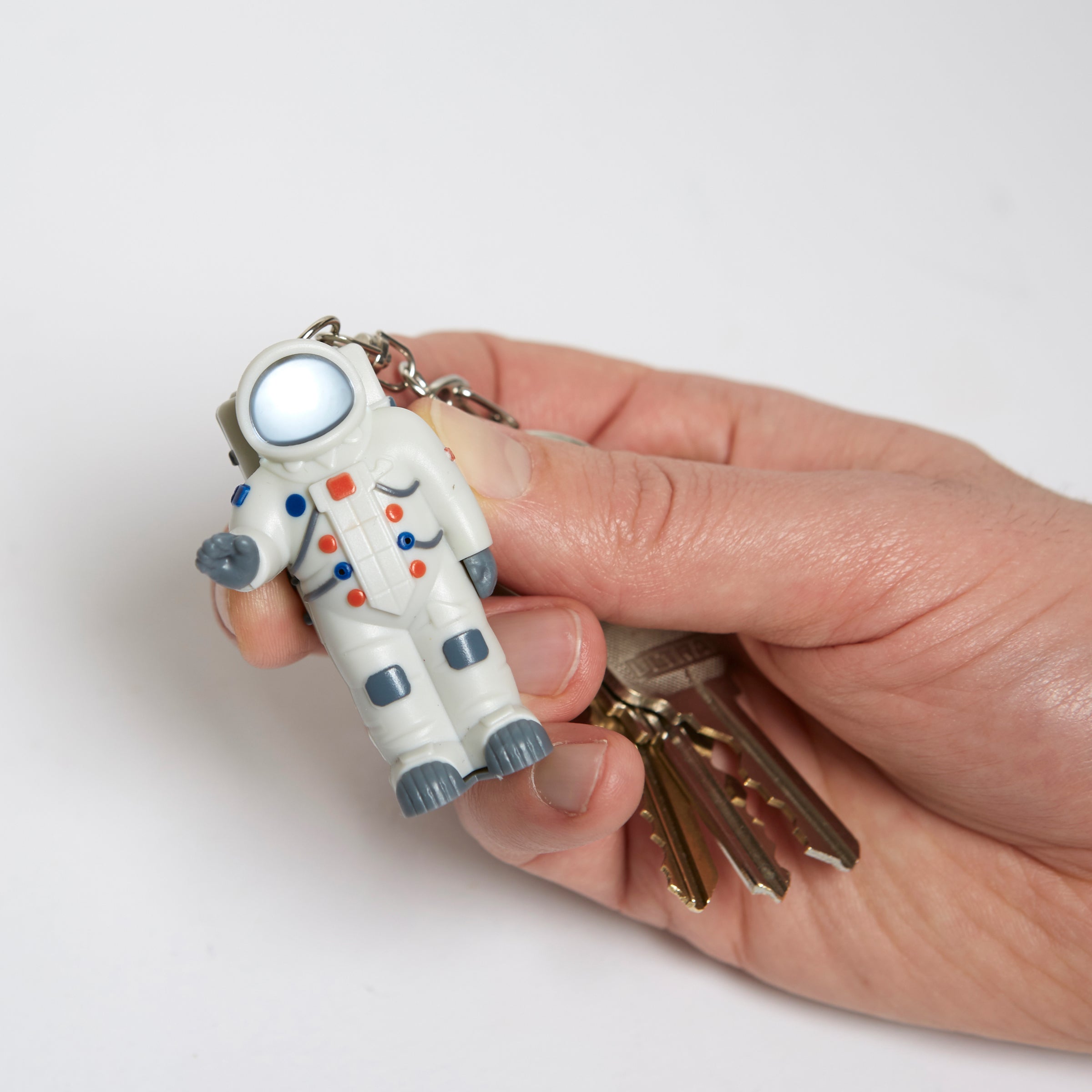 Astronaut Keychain - Space-Themed Metal Keyring for Keys & Backpacks - Perfect Gift for Space Enthusiasts & Sci-Fi Fans - Use for Home, Office, Travel or Cosplay Accessories