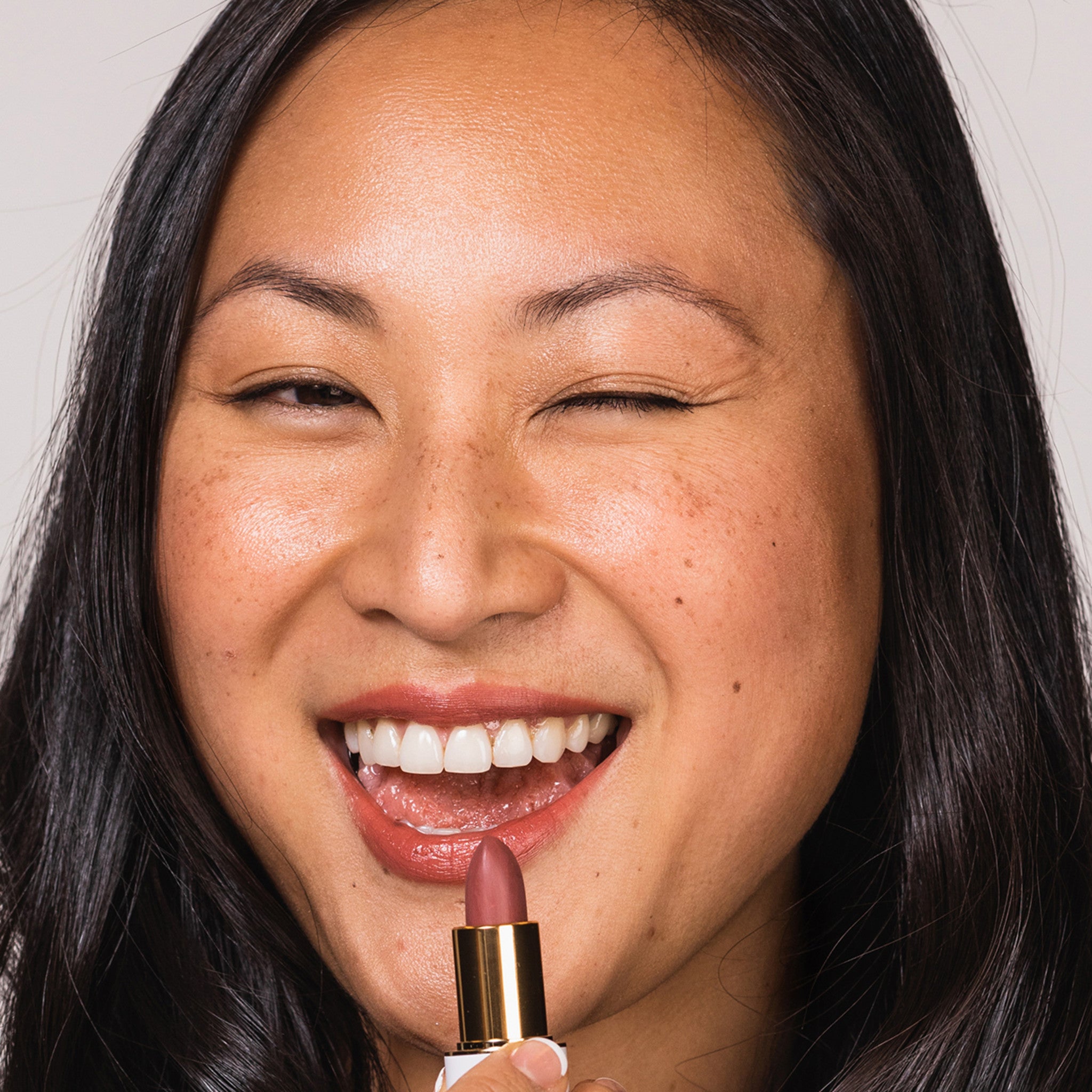 Full Bloom Sculpted Lipstick - Long Lasting Matte Lipstick with Hydrating Formula, Vegan & Cruelty-Free - Perfect for Everyday Wear, Date Night, and Special Occasions