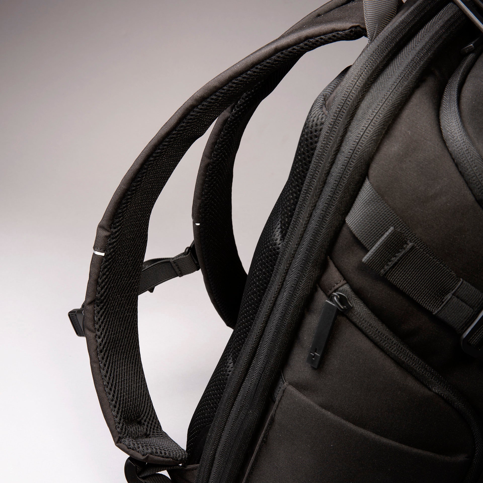 5 Continents Backpack - Durable Travel Backpack for Men & Women - Waterproof Hiking Backpack with USB Charging Port - Perfect for Camping, Hiking, and International Travel