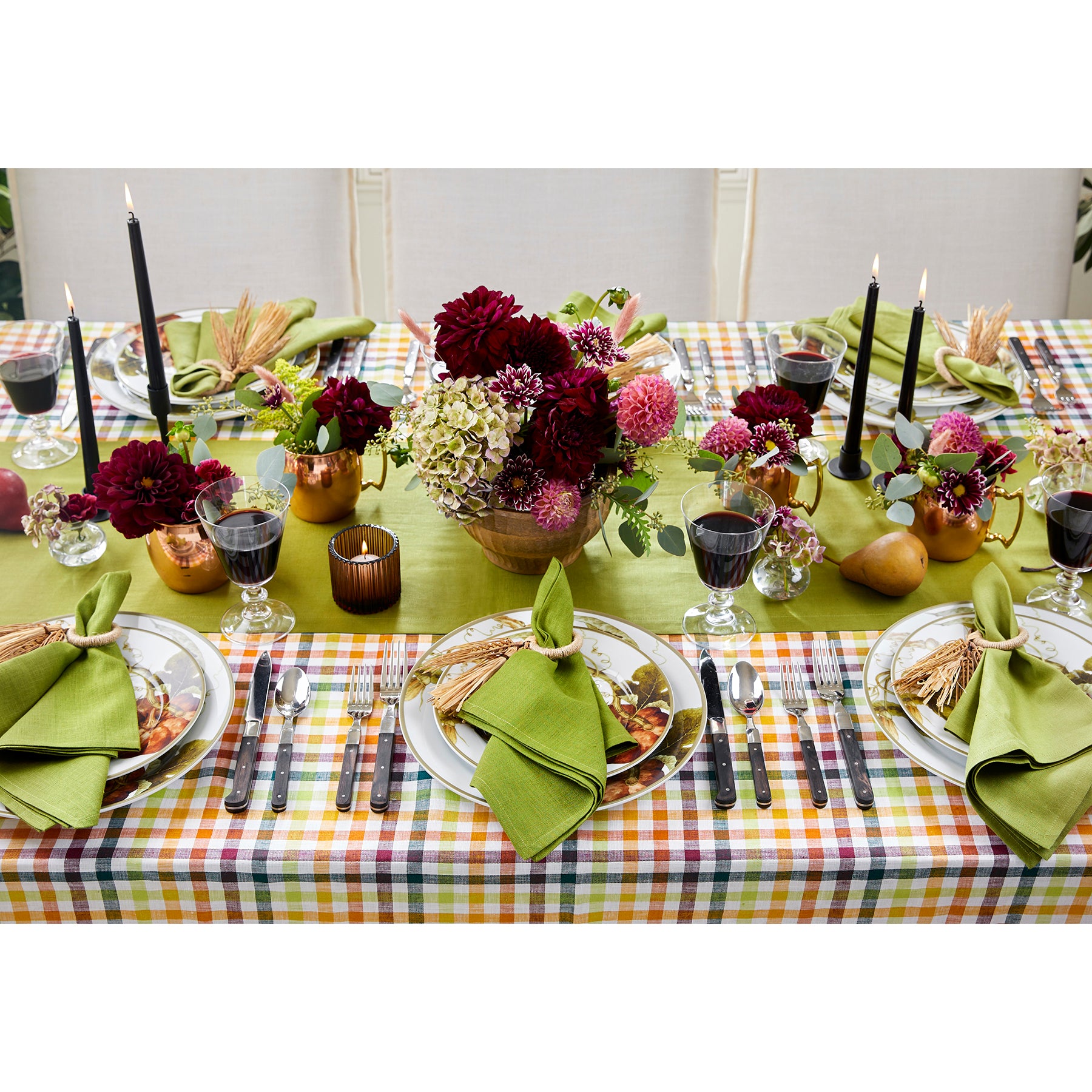 Stylish Red and White Checkered Gingham Tablecloth - Perfect for Picnics, BBQs, and Outdoor Dining