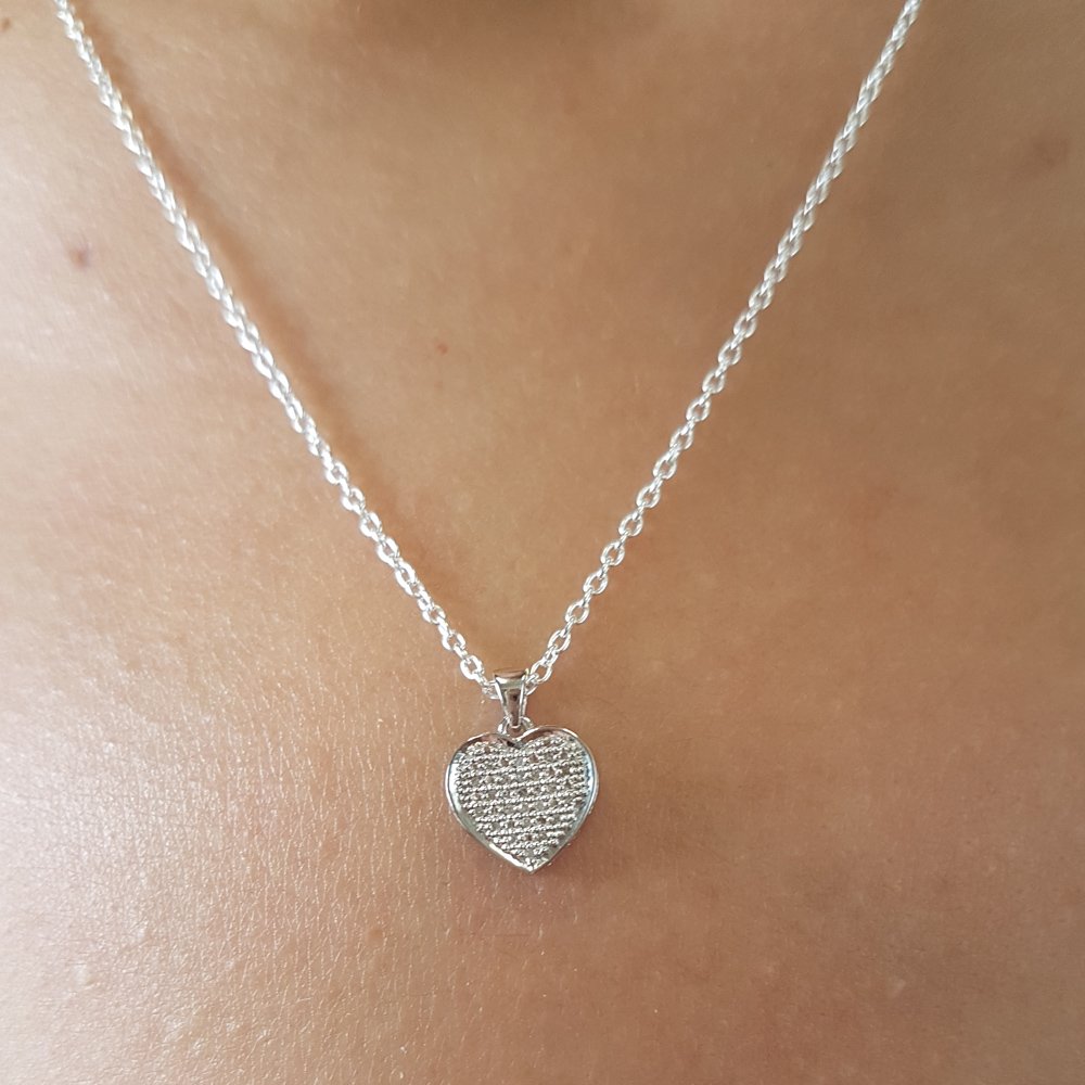 0.0tw 10K Solid Gold Round White Diamond Heart Pendant Necklace for Women - Elegant Valentine's Day Gift with Silver Chain - Perfect for Anniversaries, Birthdays & Romantic Occasions
