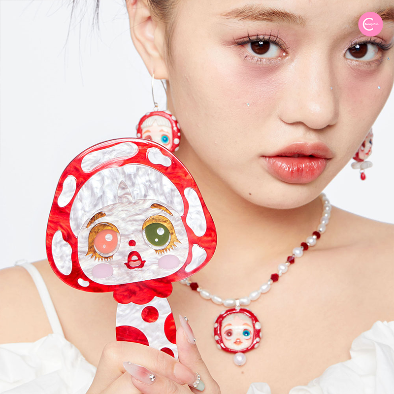 QUANDO Momoco Portable Hand Mirror - Compact Travel Mirror for Makeup, Grooming & Beauty - Perfect for Home, Travel, Gym & Purse
