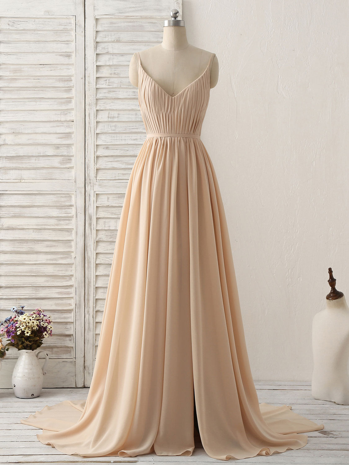 Elegant V-Neck Chiffon Bridesmaid Dress for Prom & Wedding - Long Champagne Formal Gown for Special Occasions
