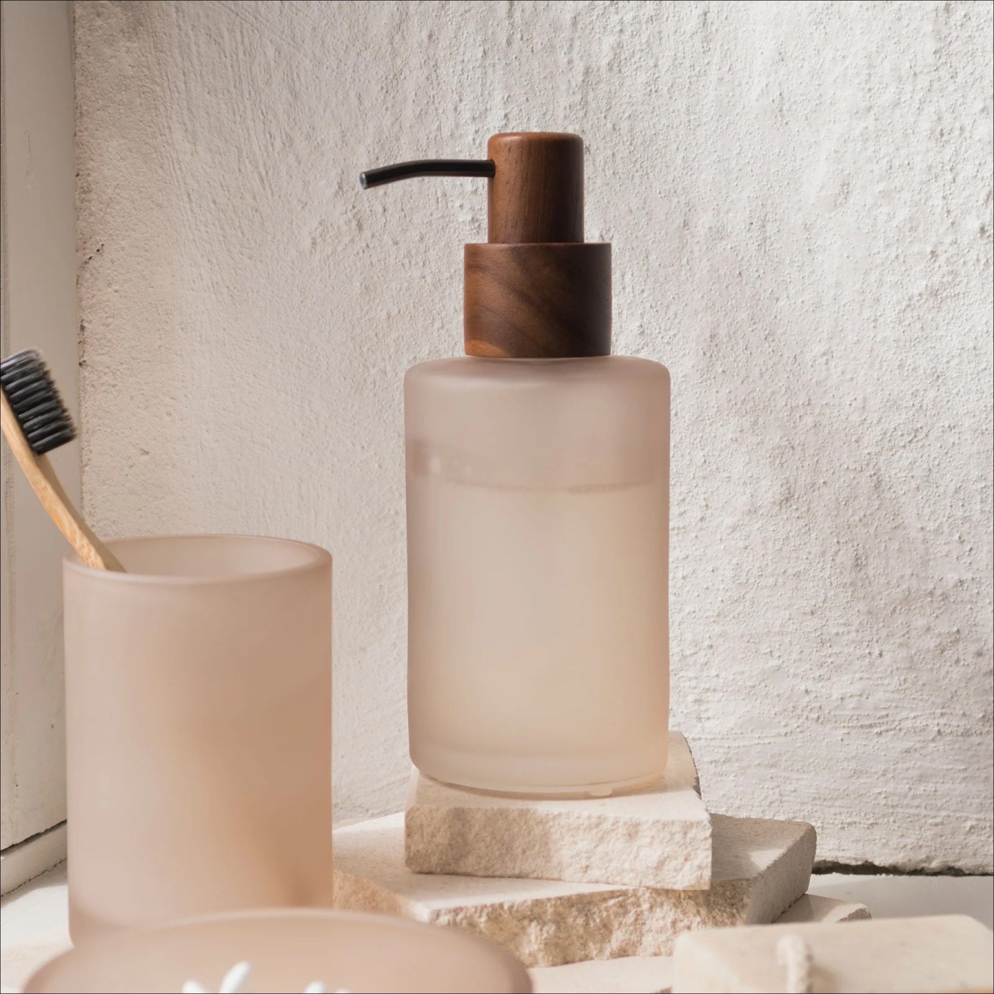 METTE DITMER Toothbrush Holder with Tumbler - 10cm Height - Bathroom Organizer for Countertop Storage | Perfect for Small Spaces, Kids Bathrooms & Travel Essentials