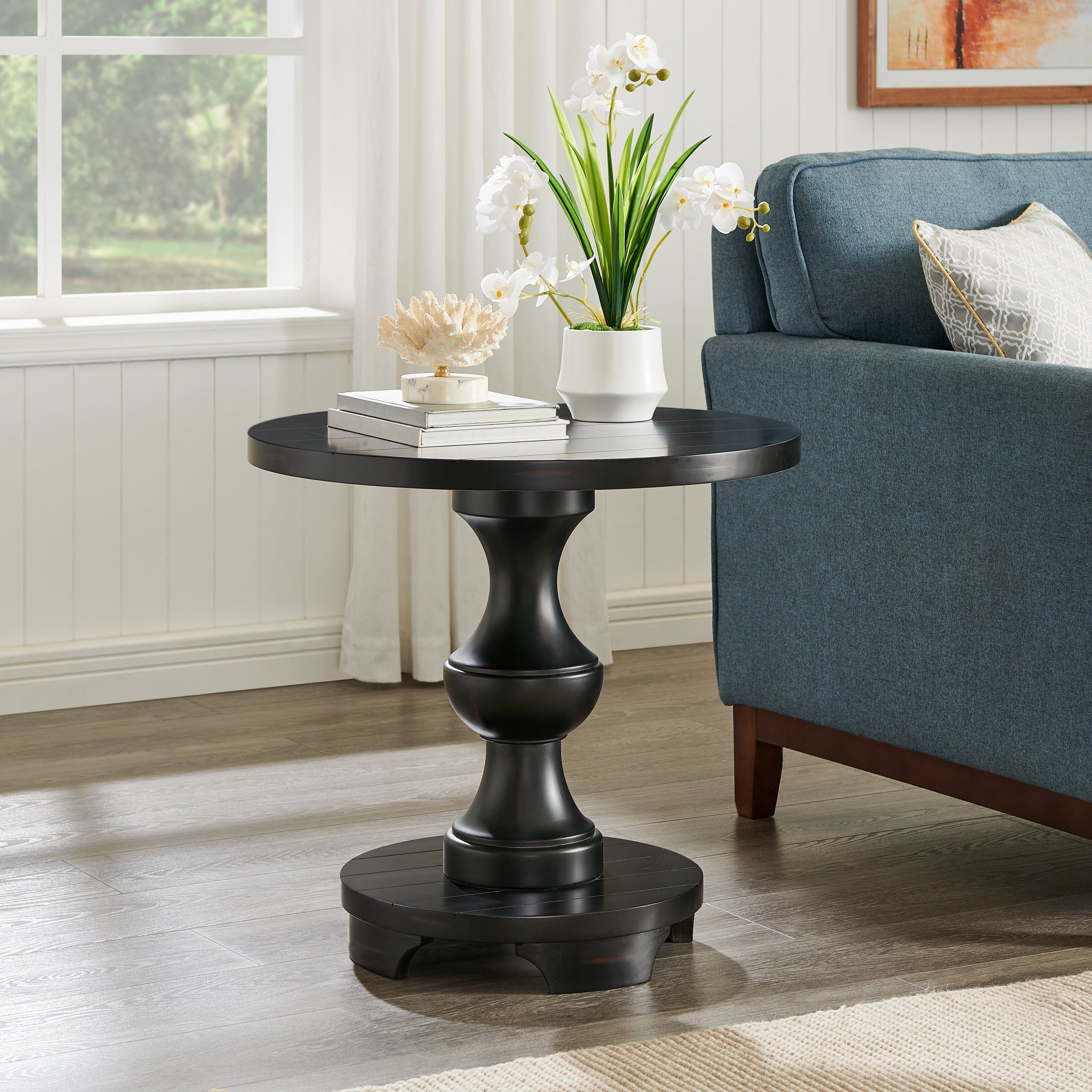 Roundhill Furniture Caesar Traditional Round Pedestal End Table - Classic Wood Side Table for Living Room, Bedroom & Office - Perfect for Coffee, Lamps & Decor
