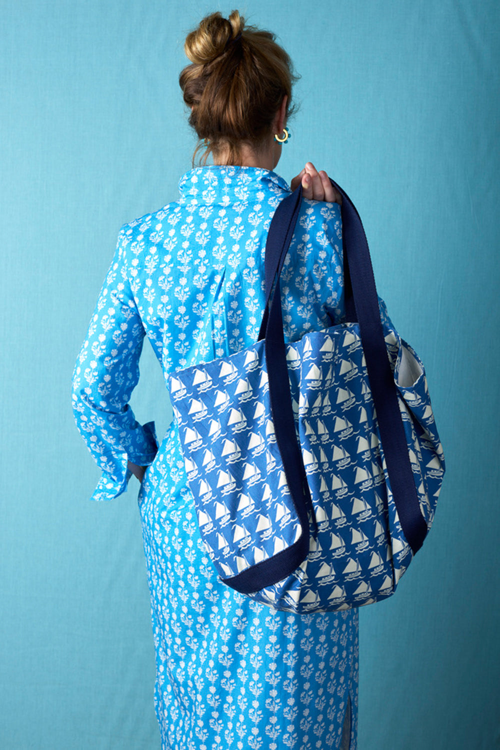 Stylish Cotton Canvas Beach Bag in Indigo Blue - Perfect for Boating, Travel & Summer Outings