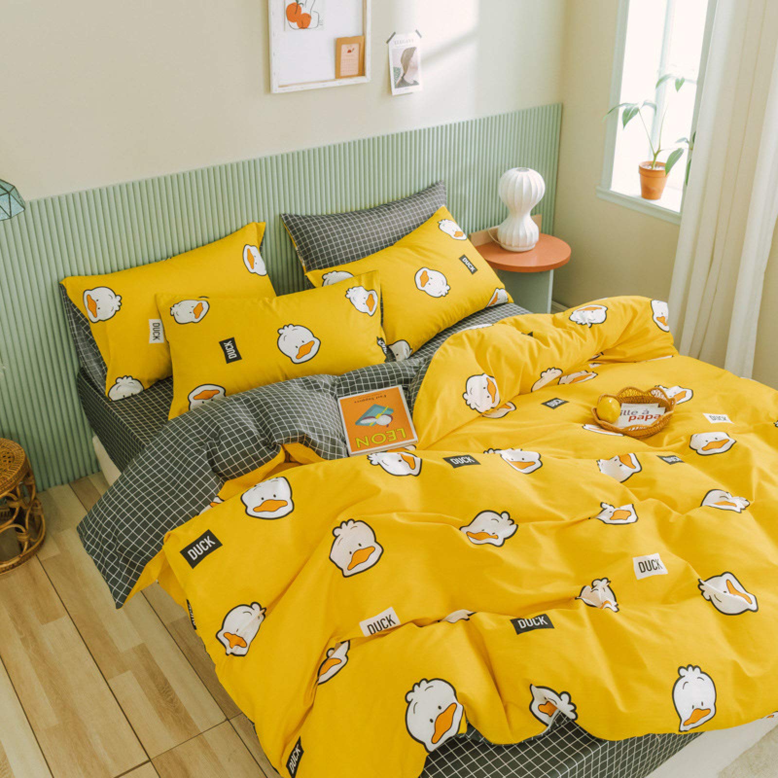 Cute Duck Printed 4-Piece Cotton Bed Sheet Set - Soft & Comfortable Queen Size 200x230cm for Home & Dorm - Perfect for Spring & Summer Bedding with Pillowcases