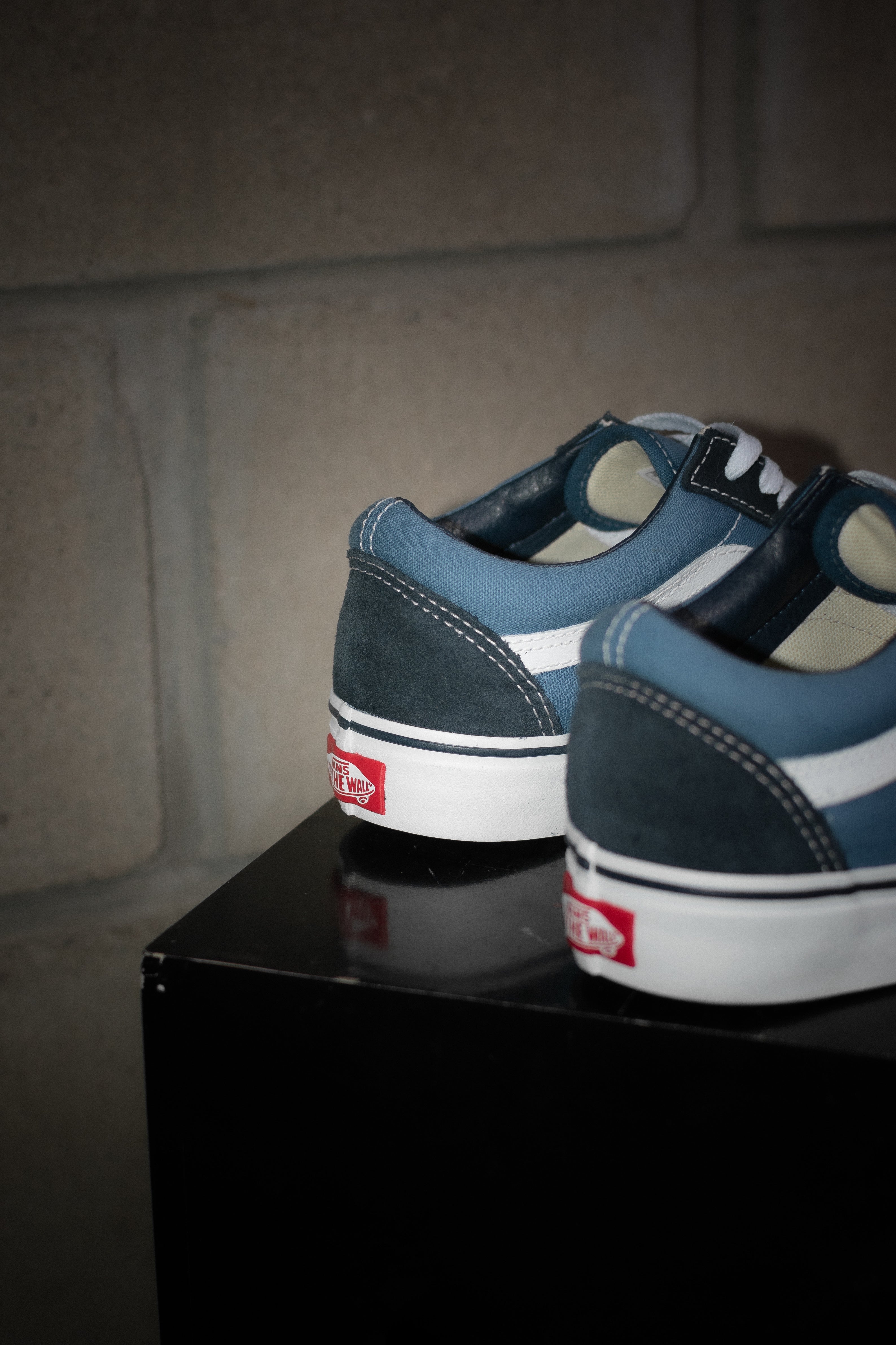 Vans Old Skool Classic Skate Shoes - Navy Blue Canvas Sneakers for Men & Women | Casual Streetwear, Skateboarding & Everyday Fashion