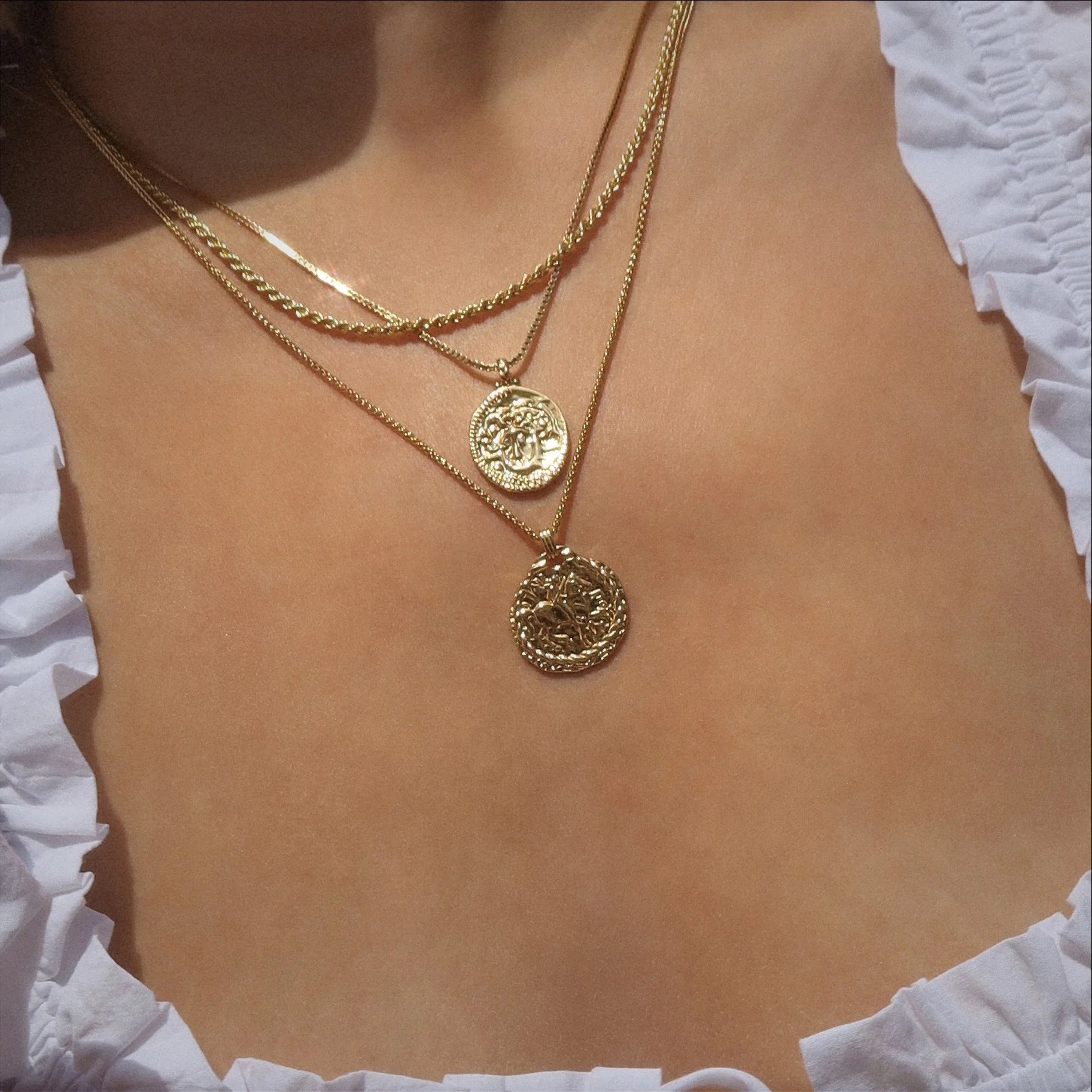 Stylish Medusa Pendant Necklace for Women - Greek Mythology Inspired Jewelry Gift for Birthday, Anniversary & Valentine's Day | Perfect for Parties, Date Nights & Special Occasions