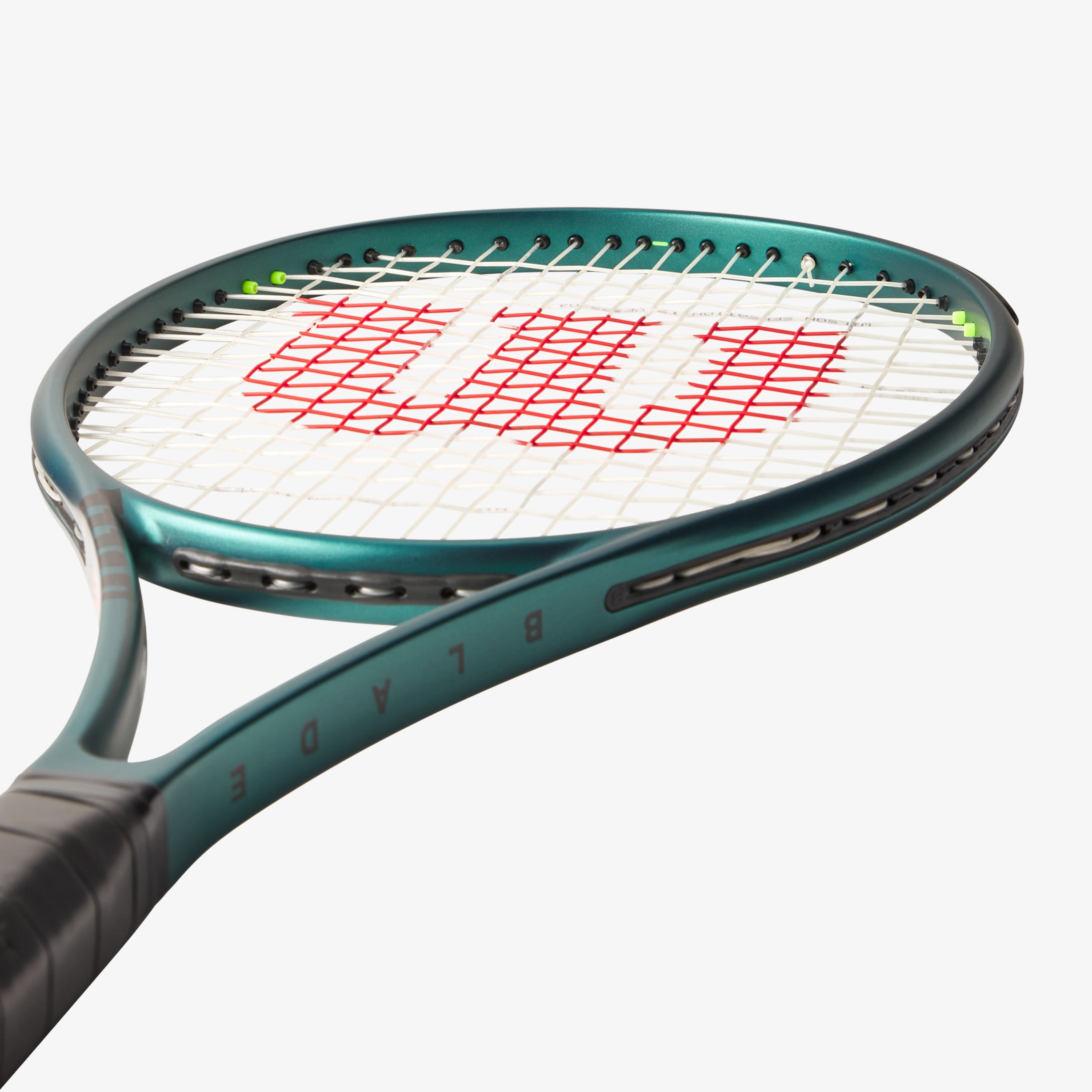Wilson Blade 98 V9 Tennis Racket | 16x19 String Pattern | Professional Performance for Competitive Play | Perfect for Hard Courts & Clay Courts