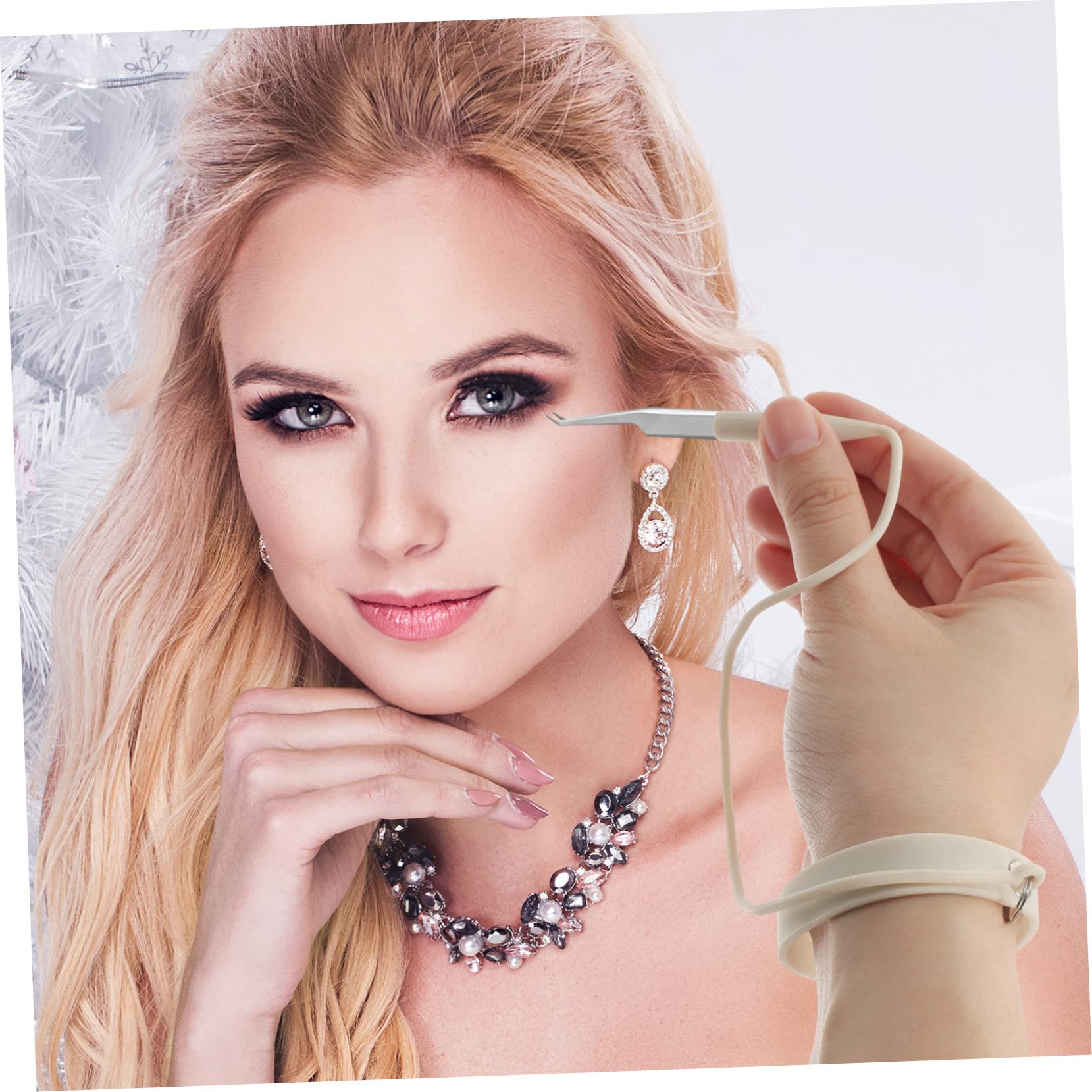 CANIGHT Lash Extension Tweezers Holder Bracelet - Portable Eyelash Tool Organizer for Professional & Home Use - Perfect for Lash Artists, Salon & DIY Beauty