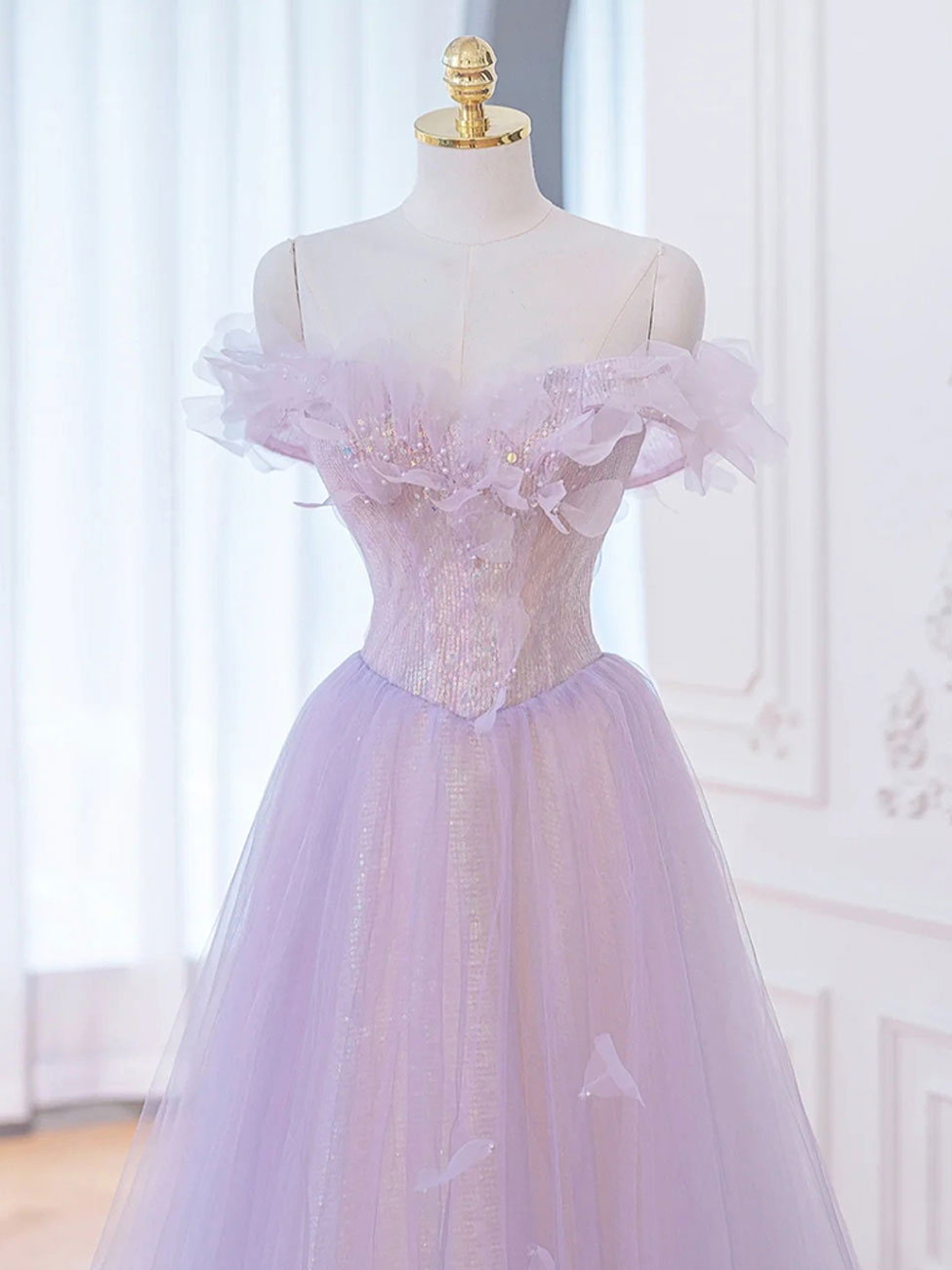 Elegant A-Line Purple Off-Shoulder Maxi Prom Dress for Women - Perfect for Homecoming, Formal Dances & Special Occasions