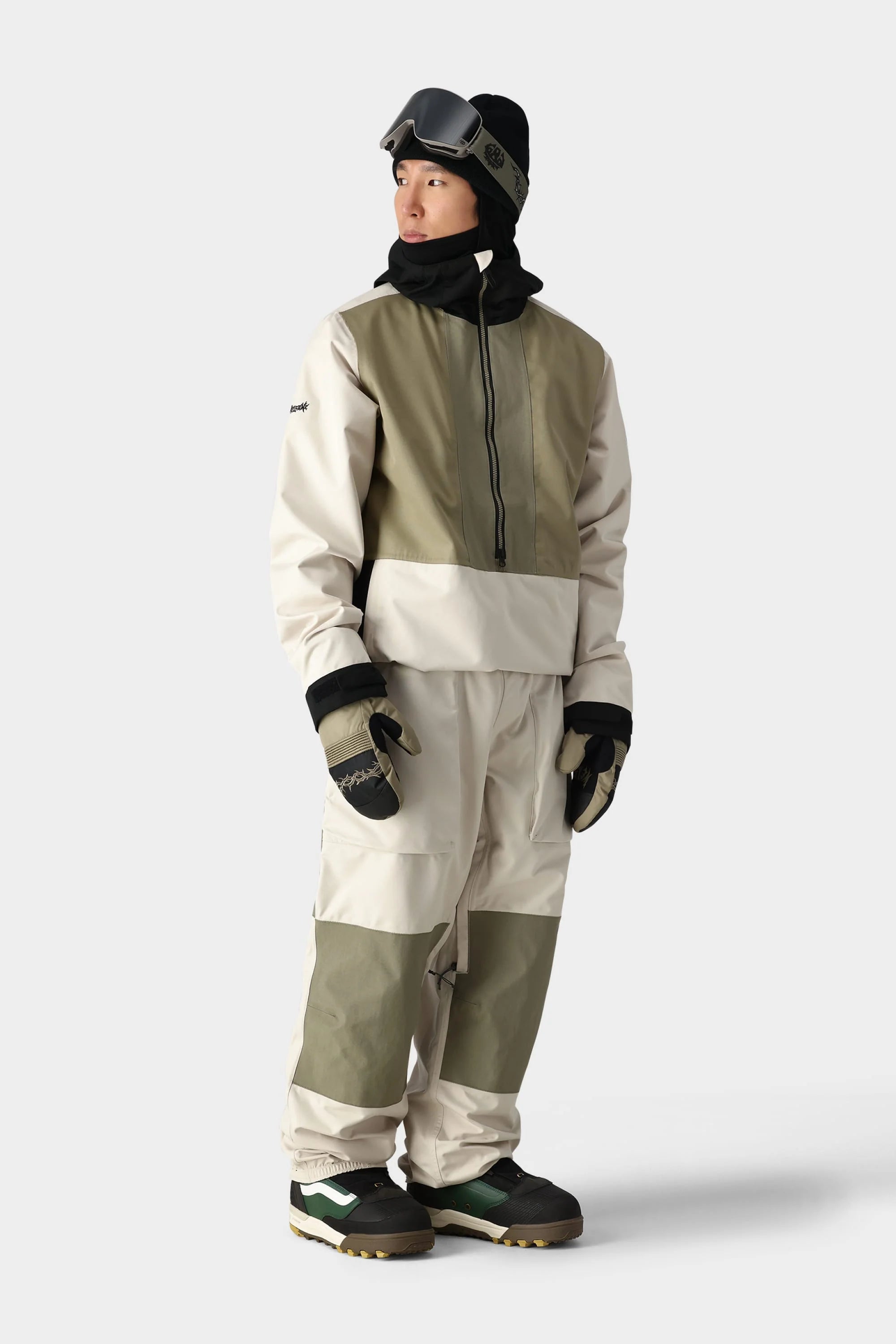 686 Ghost 2.5L Anorak 2025 Jacket - Waterproof Windproof Snowboard Ski Jacket for Men & Women | Perfect for Winter Sports & Outdoor Adventures in Limestone Color