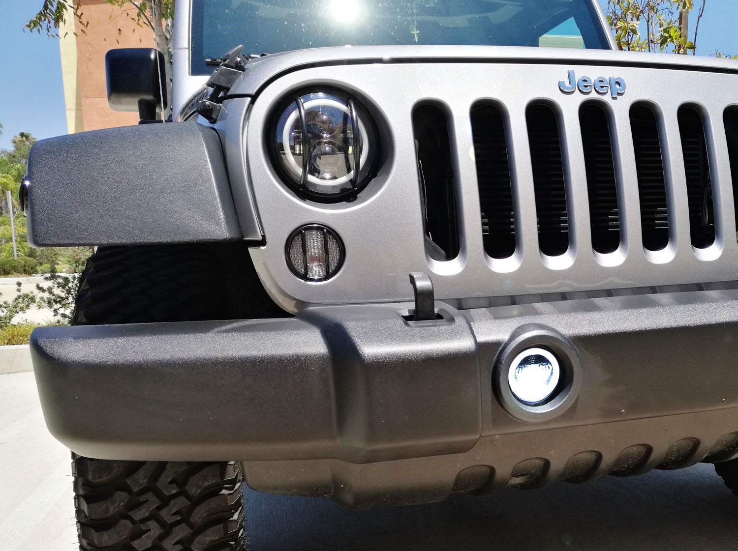 20W CREE LED Halo Ring Daytime Running Lights & Fog Lamps for Jeep Dodge Chrysler - Durable Off-Road Lighting for Trucks & SUVs