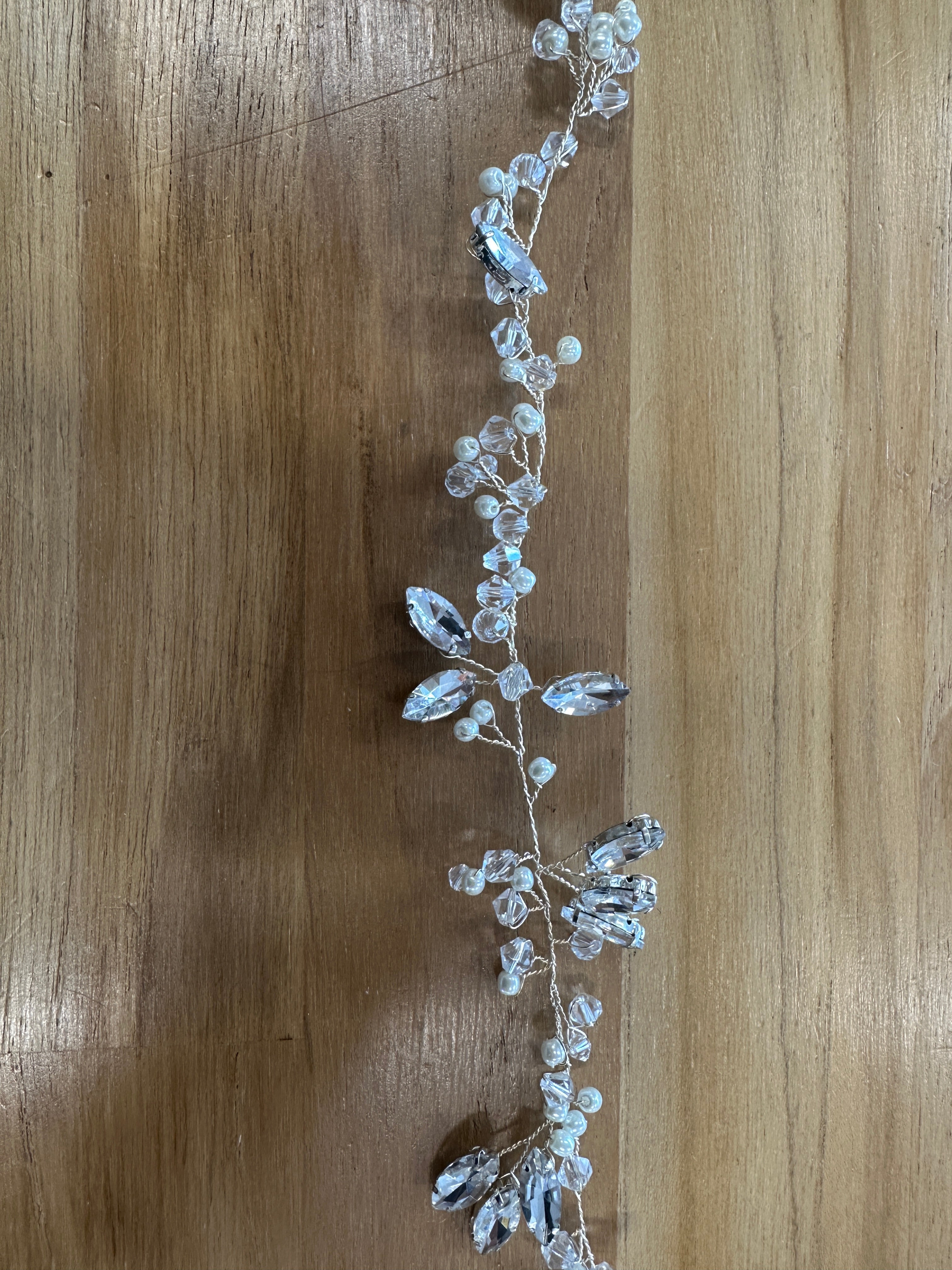 Elegant Crystal Hair Vine Headpiece for Bridal Wedding Hair Accessories - Perfect for Brides, Prom, and Special Occasions