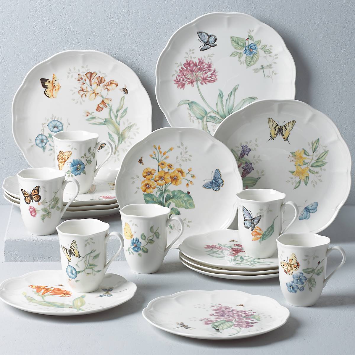 Butterfly Meadow 18-Piece Dinnerware Set - Porcelain Plates, Bowls & Cups - Elegant Floral Design for Dining, Parties & Home Decor