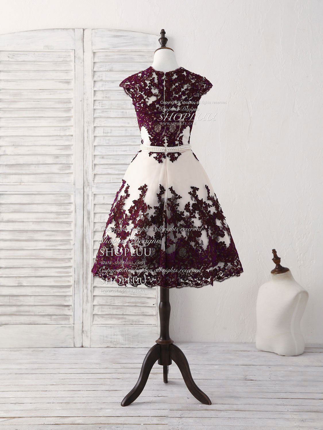 Elegant Burgundy Lace Tulle Short Prom Dress for Bridesmaids - Perfect for Homecoming, Cocktail Parties & Formal Events