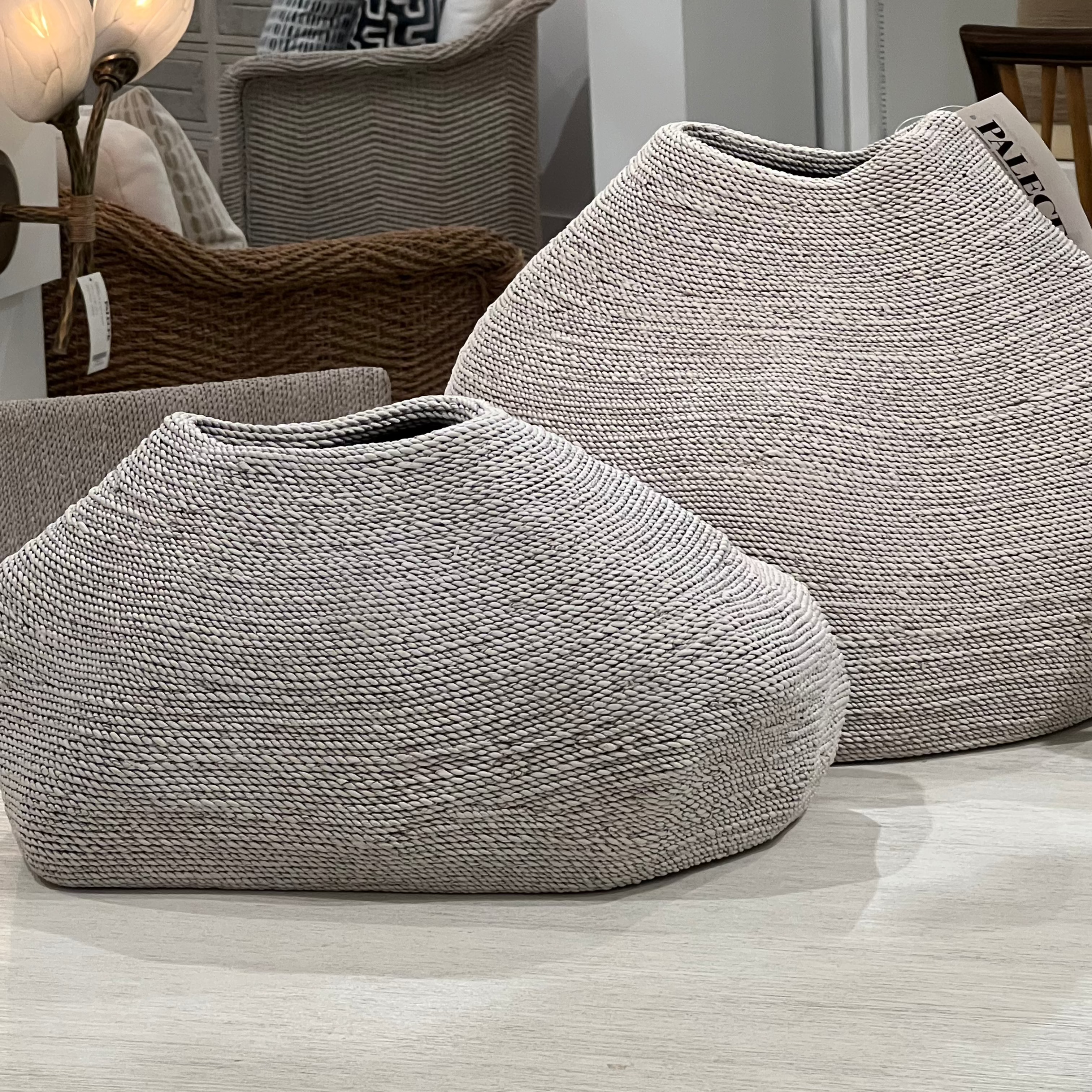Jaden Urn Medium White - Elegant Ceramic Memorial Urn for Ashes - Perfect for Home Display, Memorial Services & Keepsakes