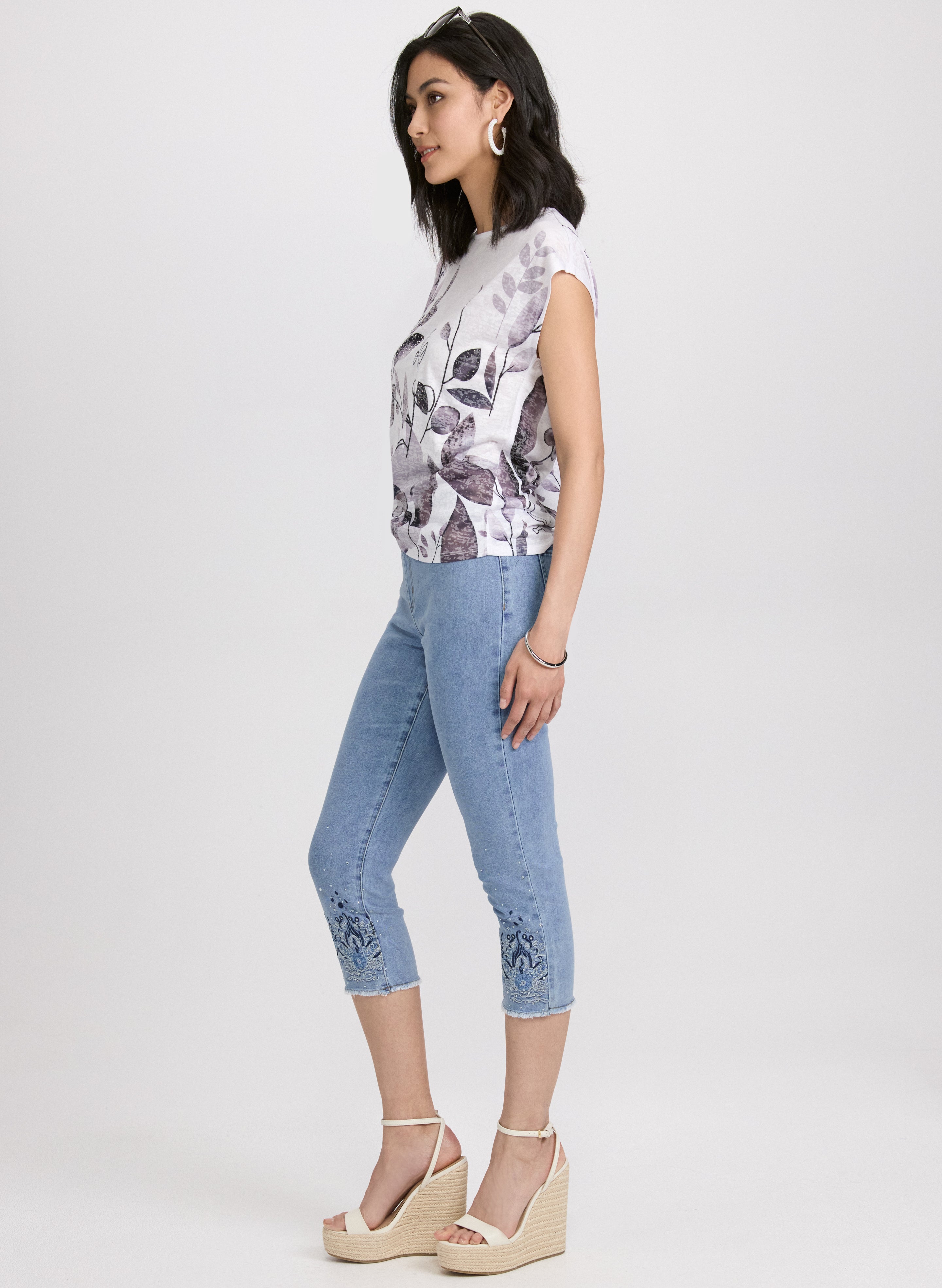 Embellished Denim Capris for Women - Stylish Distressed Ankle-Length Jeans with Rhinestone Details | Perfect for Casual Outings, Date Nights & Summer Fashion