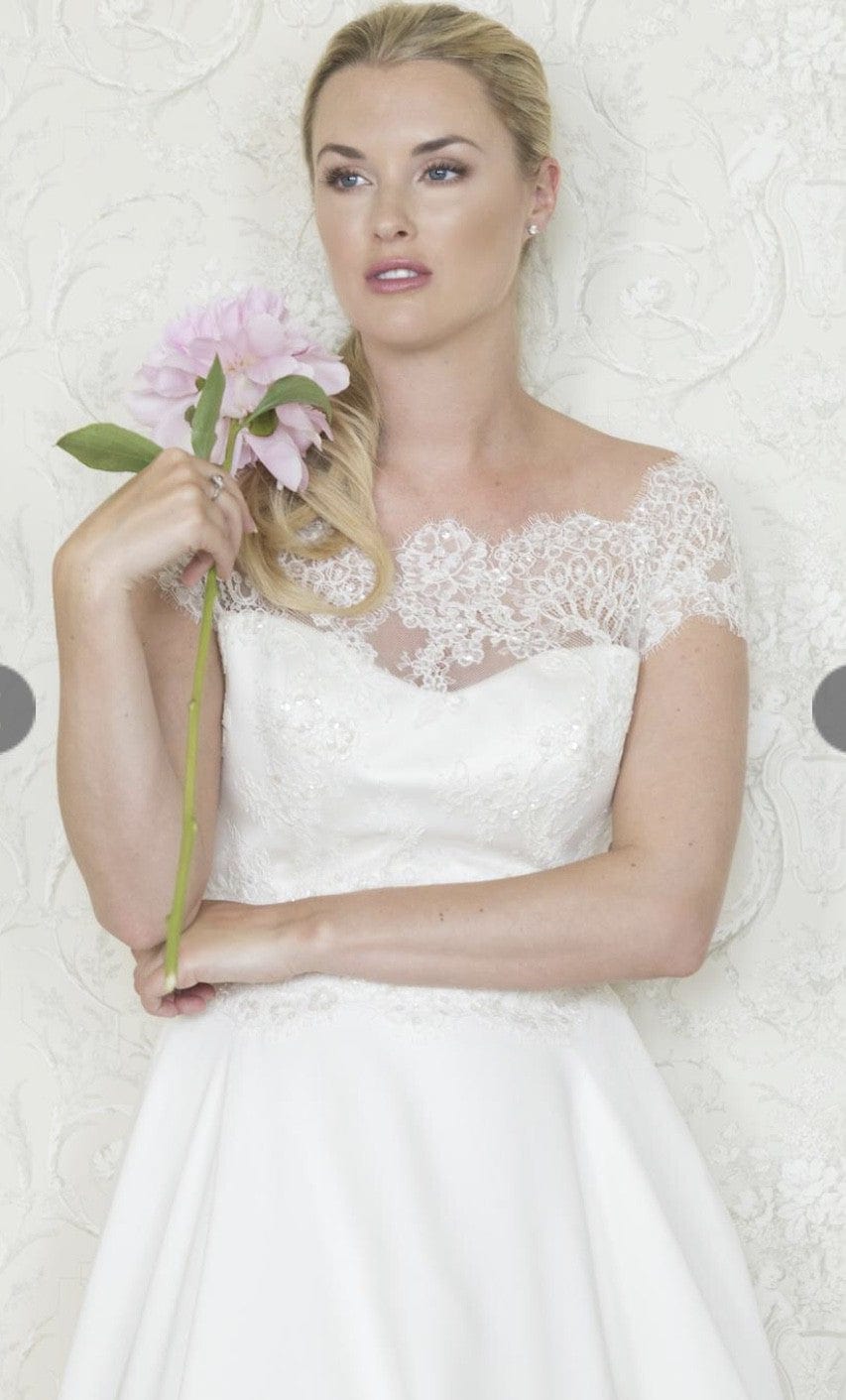 Augusta Jones Bronte Wedding Dress Size 16 - Elegant Plus Size Bridal Gown for Beach, Church & Formal Weddings