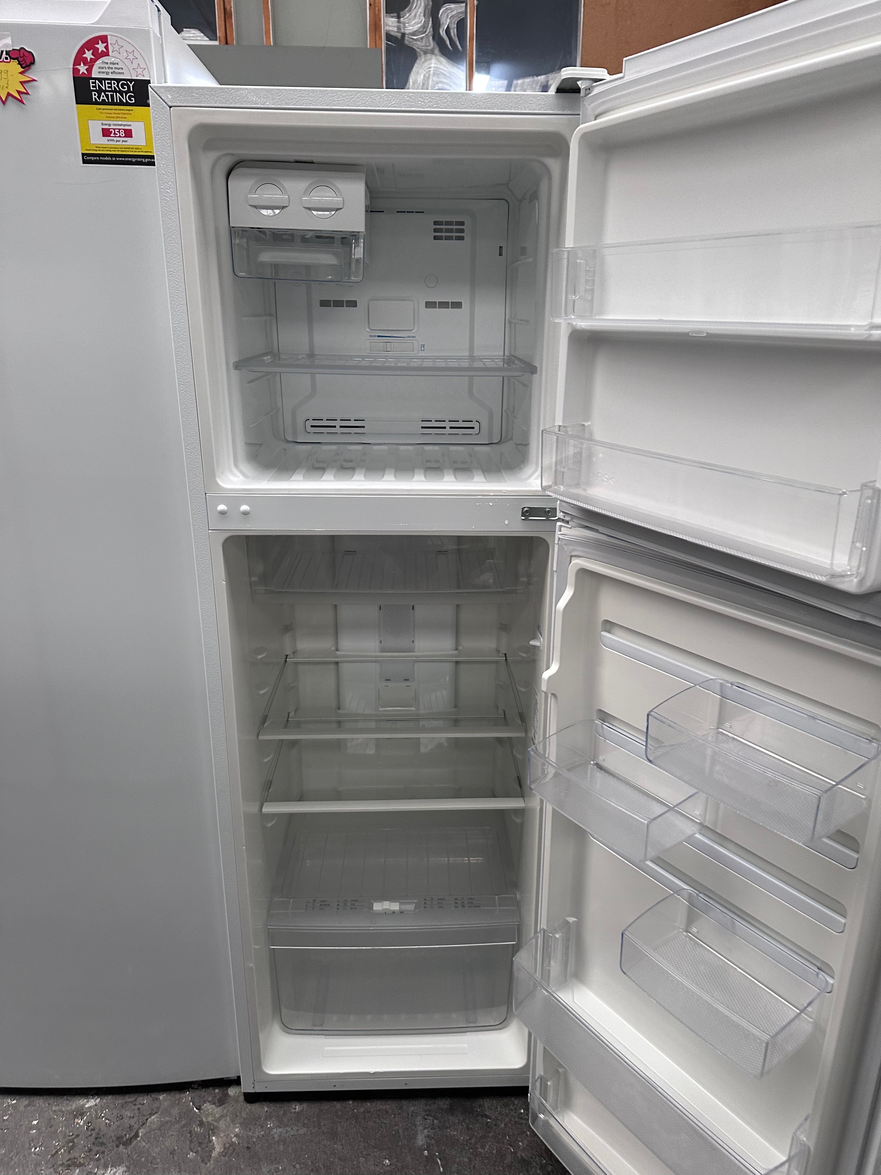 Westinghouse 280L Top Mount Refrigerator - Energy Efficient, White [Certified Refurbished] | Perfect for Small Apartments, Dorms & Office Kitchens