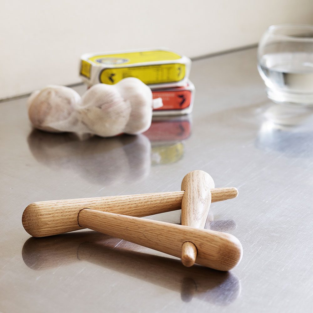 Premium Oak Wood Trivet - Heat Resistant & Durable for Hot Pots & Pans - Natural Scandinavian Kitchen Decor for Dining Table & Countertop Protection
