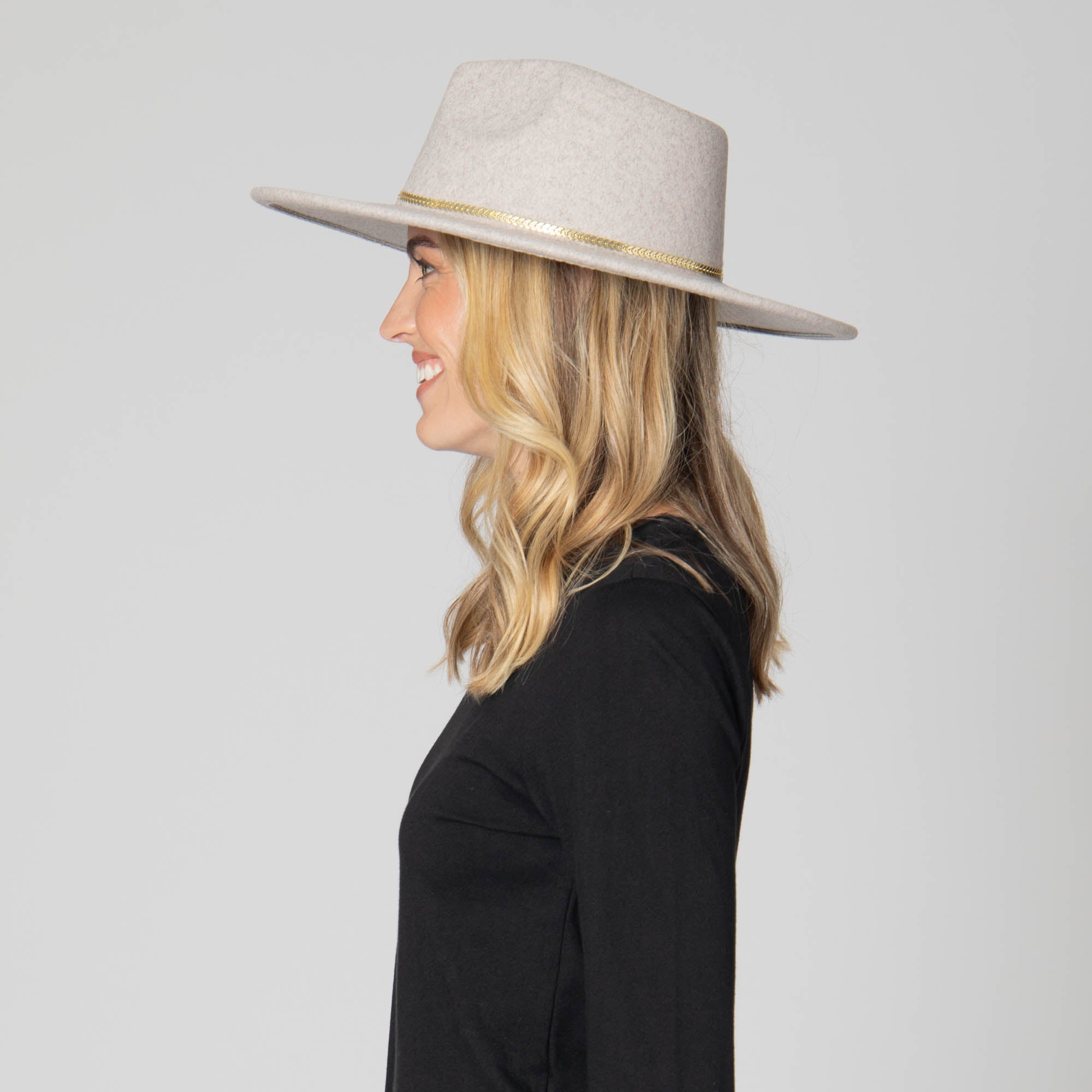 Stylish Women's Fedora Hat with Gold Chevron Chain Trim - Perfect for Outdoor Events, Parties & Fashion Accessories