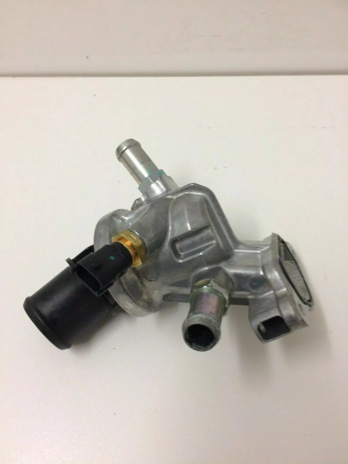 Genuine Holden RG Colorado 2.8L Duramax Thermostat Housing Assembly - Replacement Part for Engine Cooling System | Perfect for DIY Repairs & Maintenance