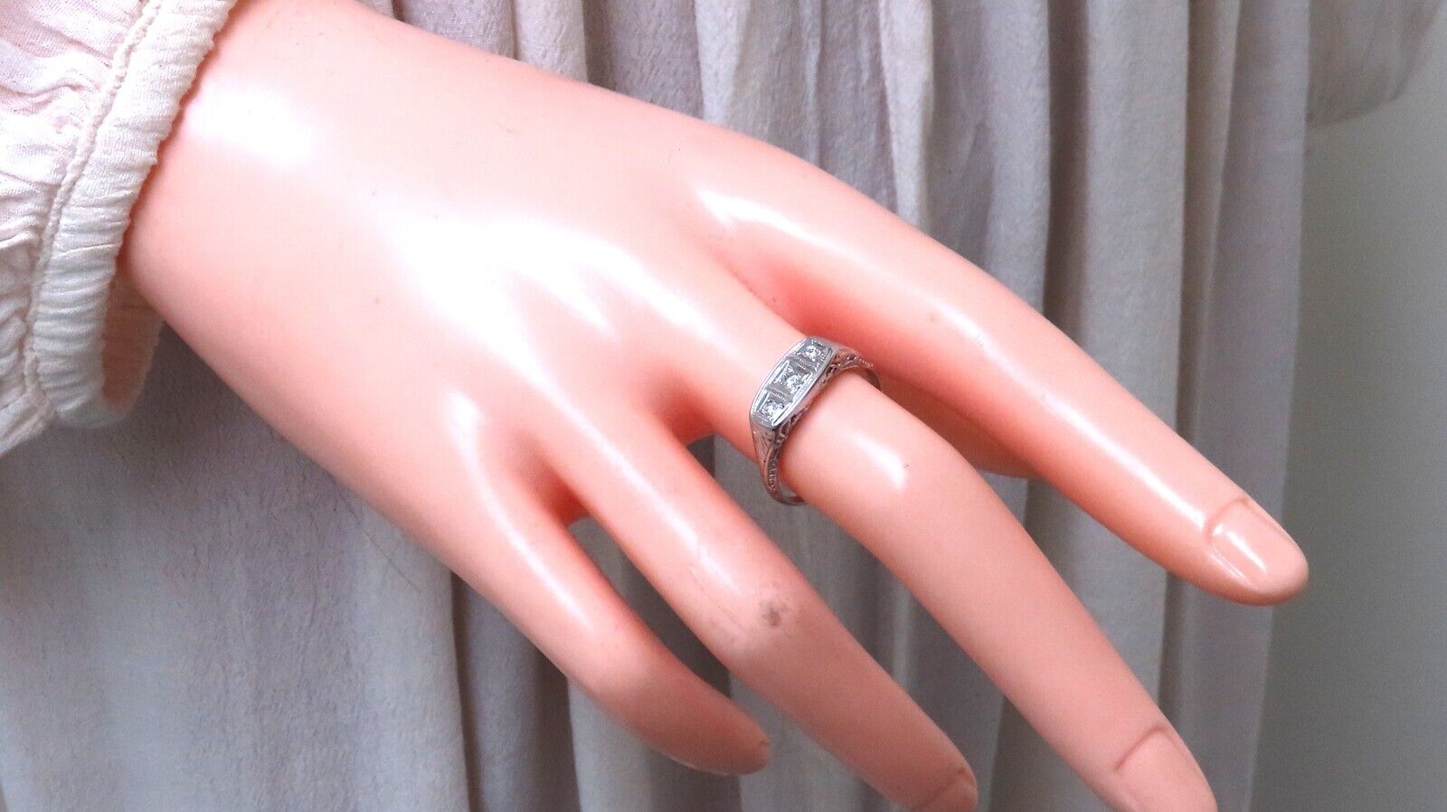 Restored Vintage 14K Gold Ring with 0.14ct Natural Diamonds - Elegant Jewelry for Weddings, Anniversaries & Special Occasions
