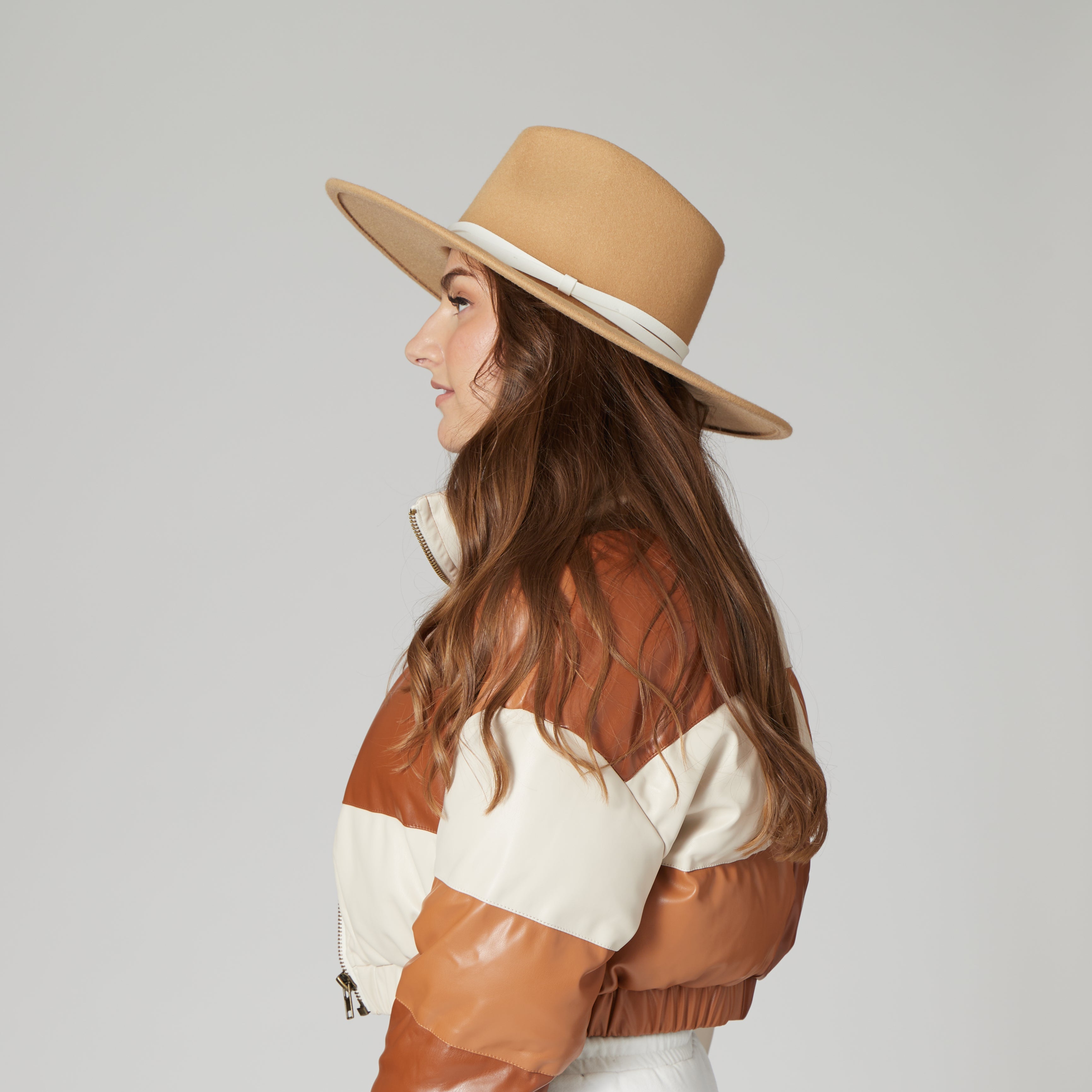 Stylish Faux Felt Wide Brim Fedora Hat for Women - Fashionable Sun Hat for Outdoor Activities, Beach, Travel & Summer Outfits