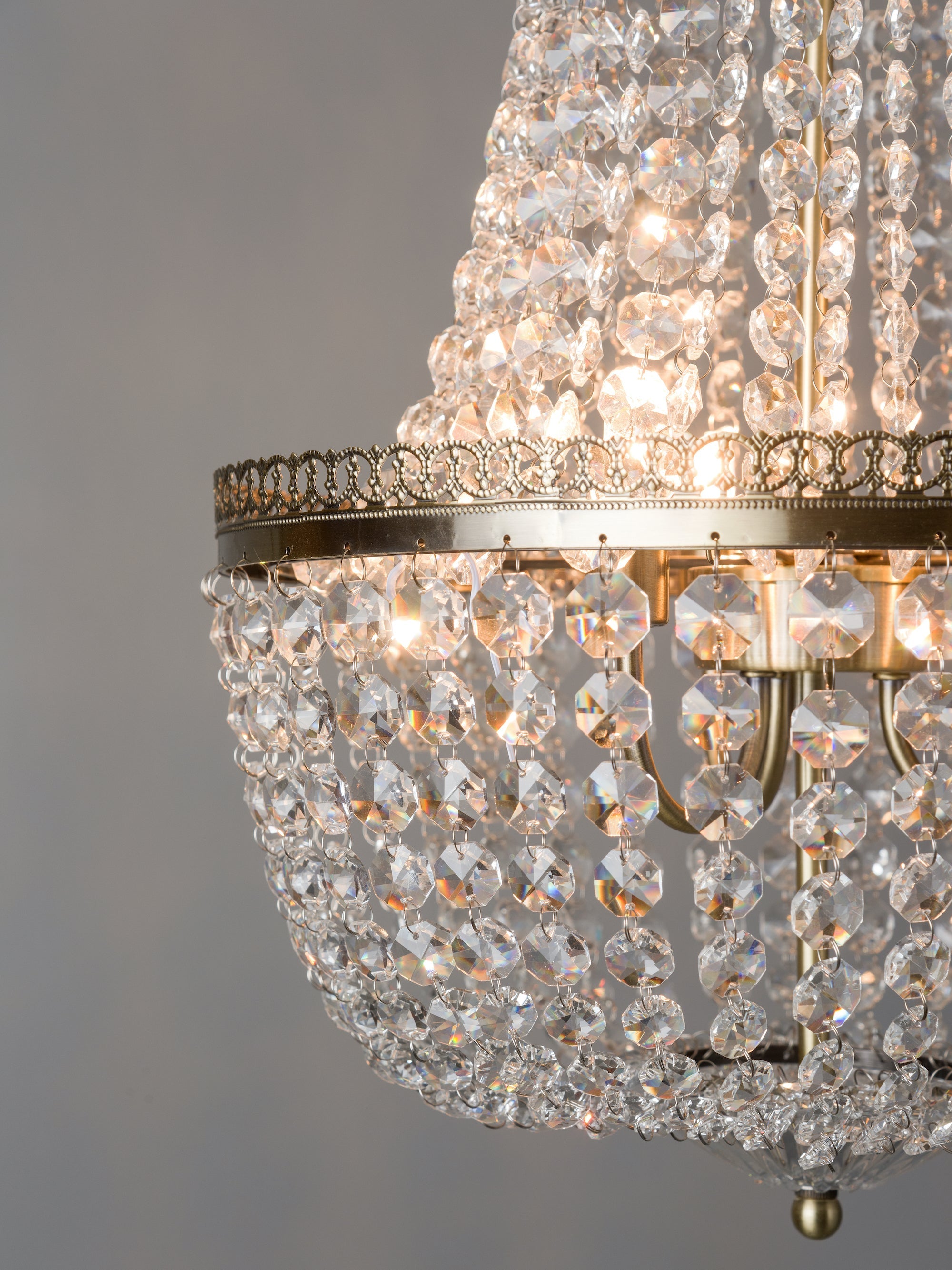 Pioneer 3-Light Antique Brass Crystal Glass Chandelier - Elegant Dining Room & Bedroom Ceiling Lighting Fixture