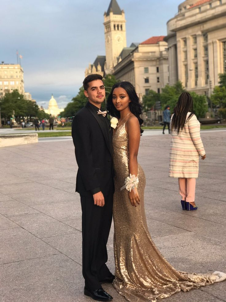 Elegant Champagne Sequin Mermaid Prom Dress for Women - Perfect for Evening Gala, Formal Dance & Special Occasions