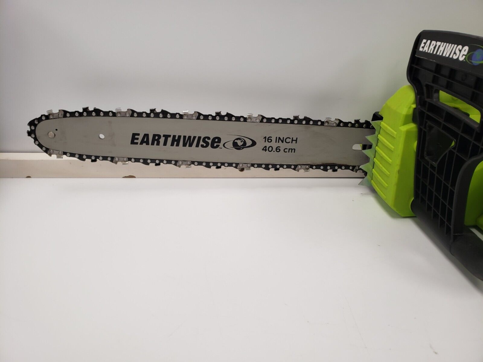 Earthwise CS33010 14-Inch 10 Amp Electric Chainsaw - Lightweight & Powerful for Tree Trimming, Firewood Cutting & DIY Projects