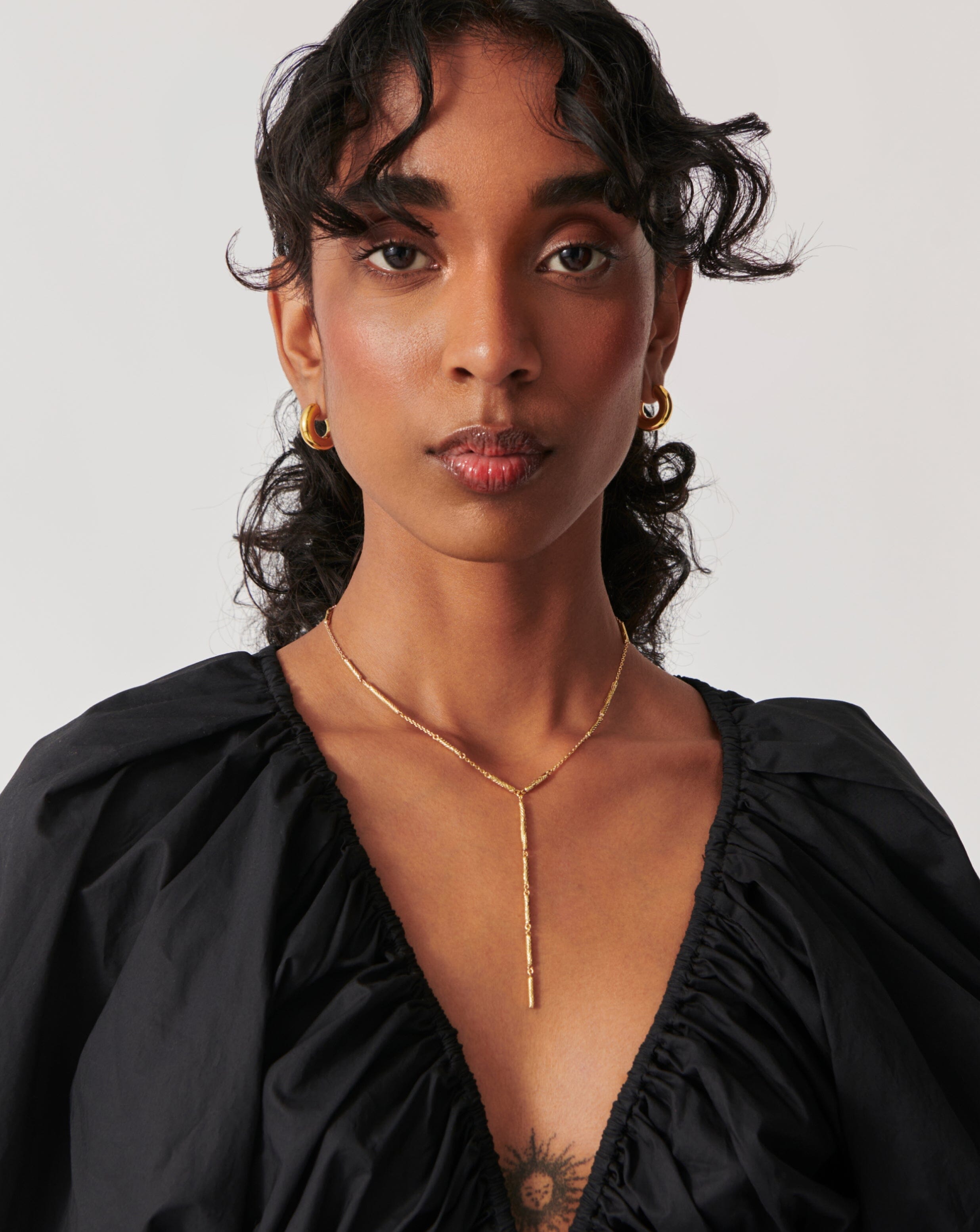 Wavy Ridge Lariat Chain Necklace - Dainty Gold Layered Necklace for Women, Trendy Y2K Jewelry Gift for Her | Perfect for Date Night, Office Wear & Everyday Fashion