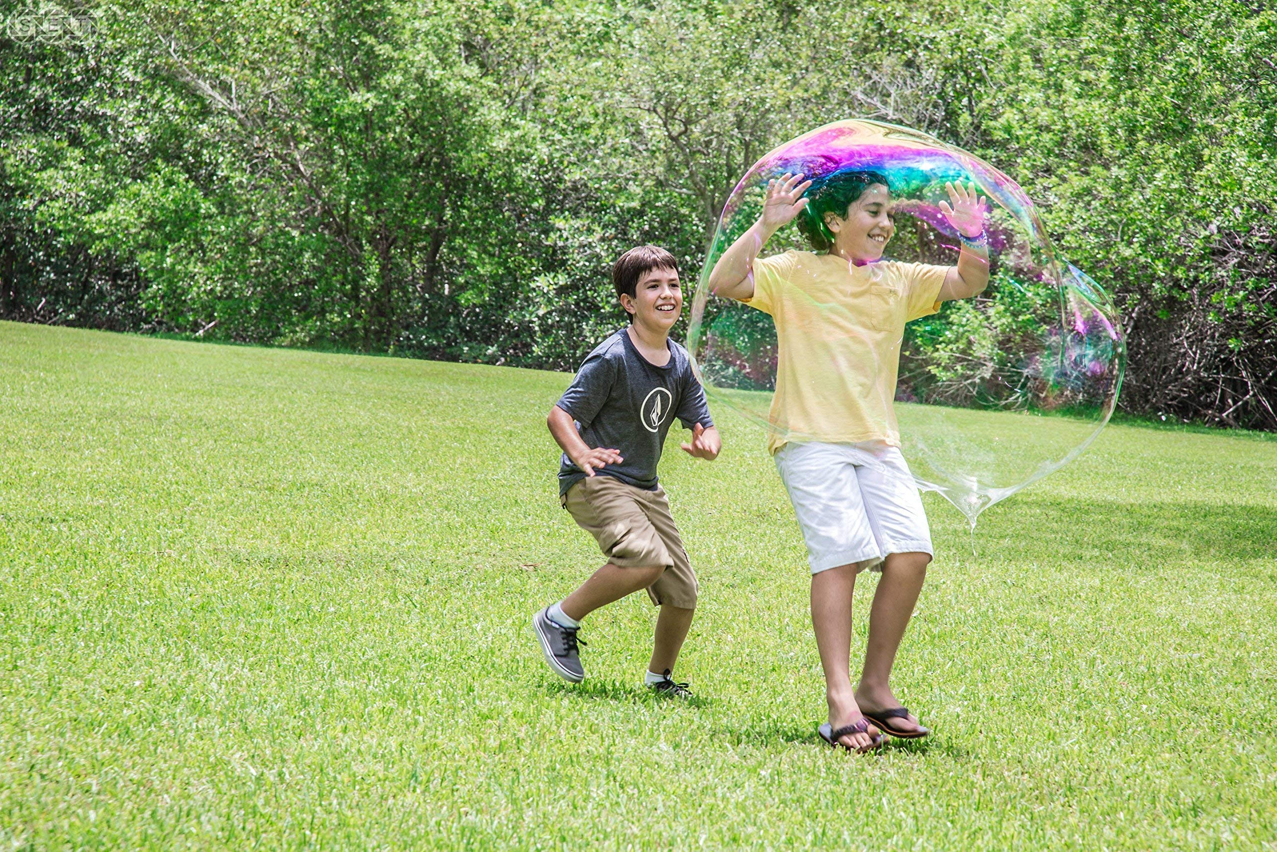WOWMAZING Giant Bubble Powder Kit - Makes 9 Gallons of Huge Bubbles | Non-Toxic Safe & Natural Bubble Solution Mix | Turns Dish Soap into Giant Bubbles | Perfect for Birthday Parties, Outdoor Family Fun, Kids Activities (Girls & Boys) | Backyard Games, Summer Festivals & Park Playdates