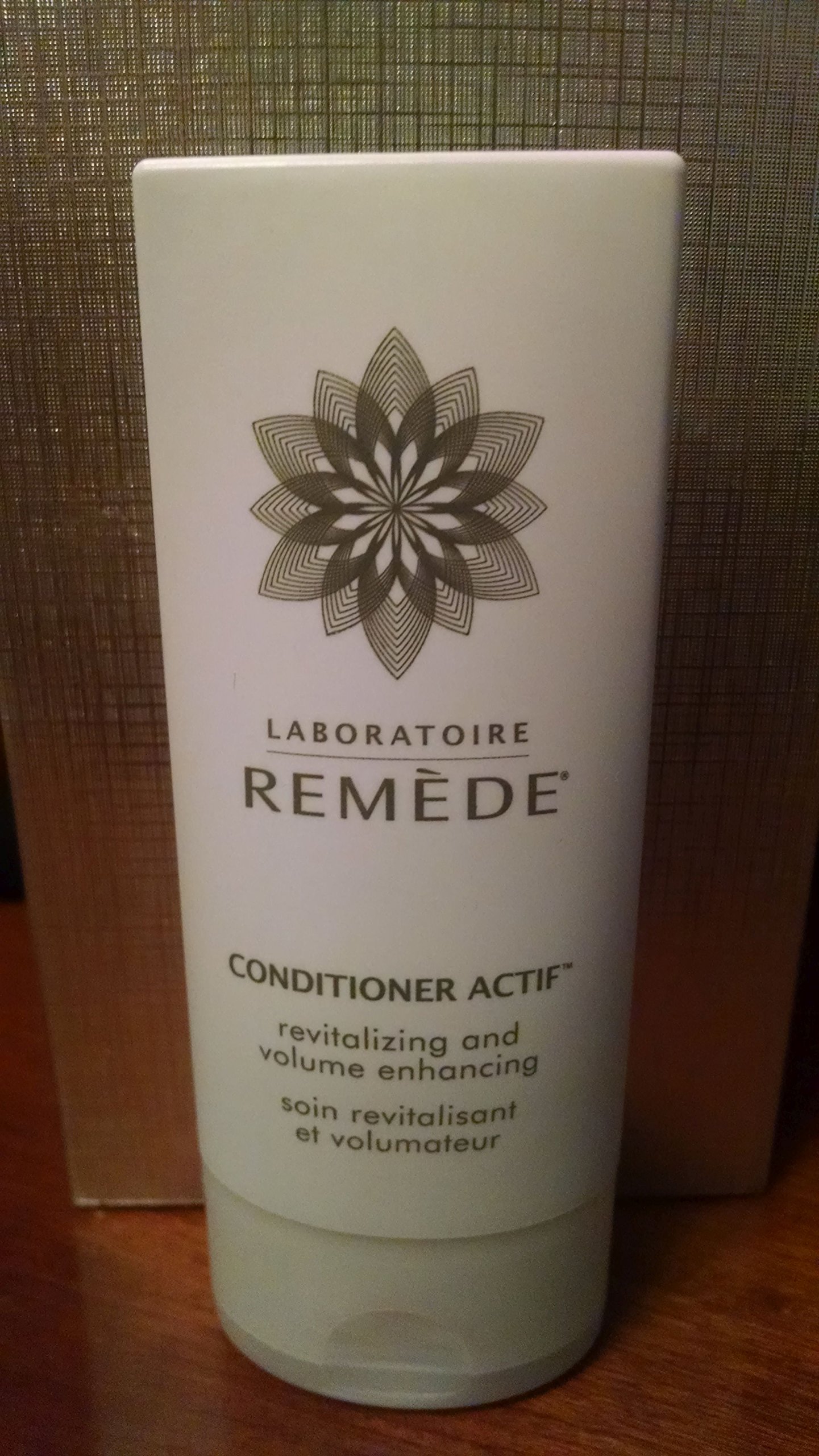 Actif Revitalizing & Volume Enhancing Conditioner - Deluxe Travel Size 2.3 Oz | Perfect for On-the-Go Hair Care, Gym Bag Essentials & Vacation Must-Have