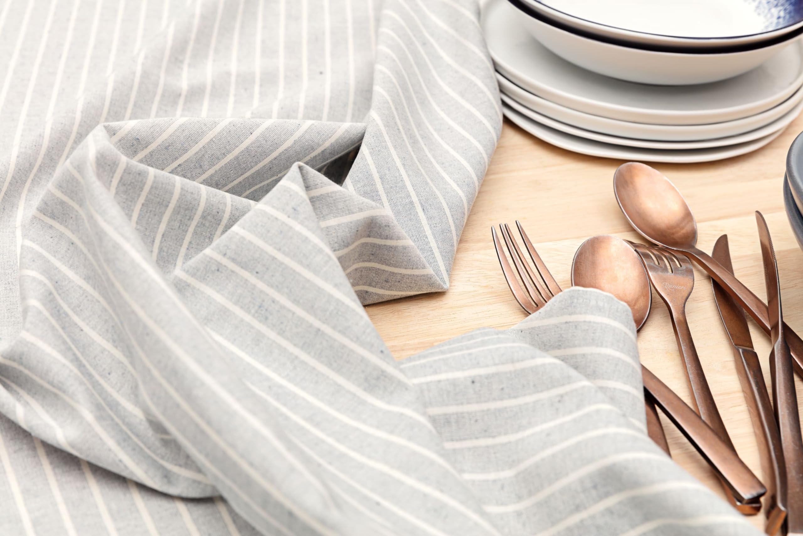 MEEMA Blue Striped Cotton Tablecloth 60x100 Inch - Modern Rustic Farmhouse Rectangle Table Cover for Dining Room, Kitchen, Outdoor Picnic & Party - Washable & Durable Table Linen for Everyday Use
