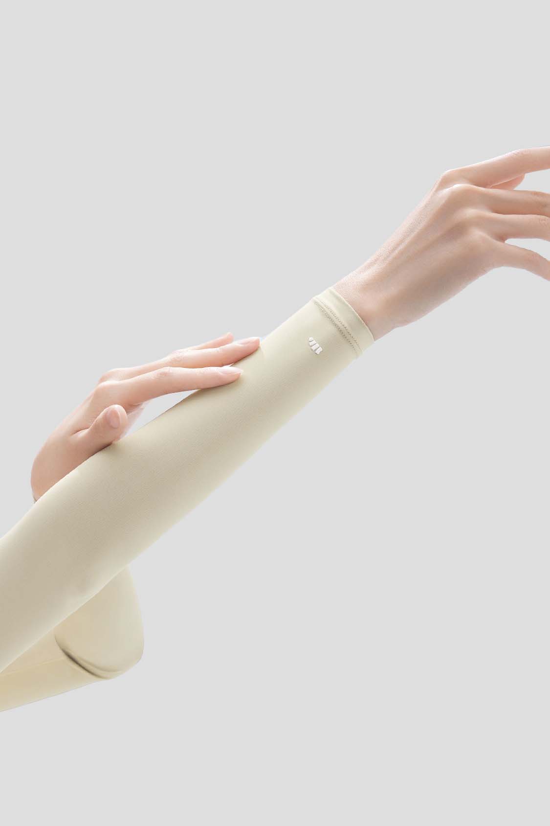 Aero Women's Cooling Sun Sleeves UPF 50+ UV Protection Arm Sleeves - Perfect for Running, Hiking, Cycling & Outdoor Sports