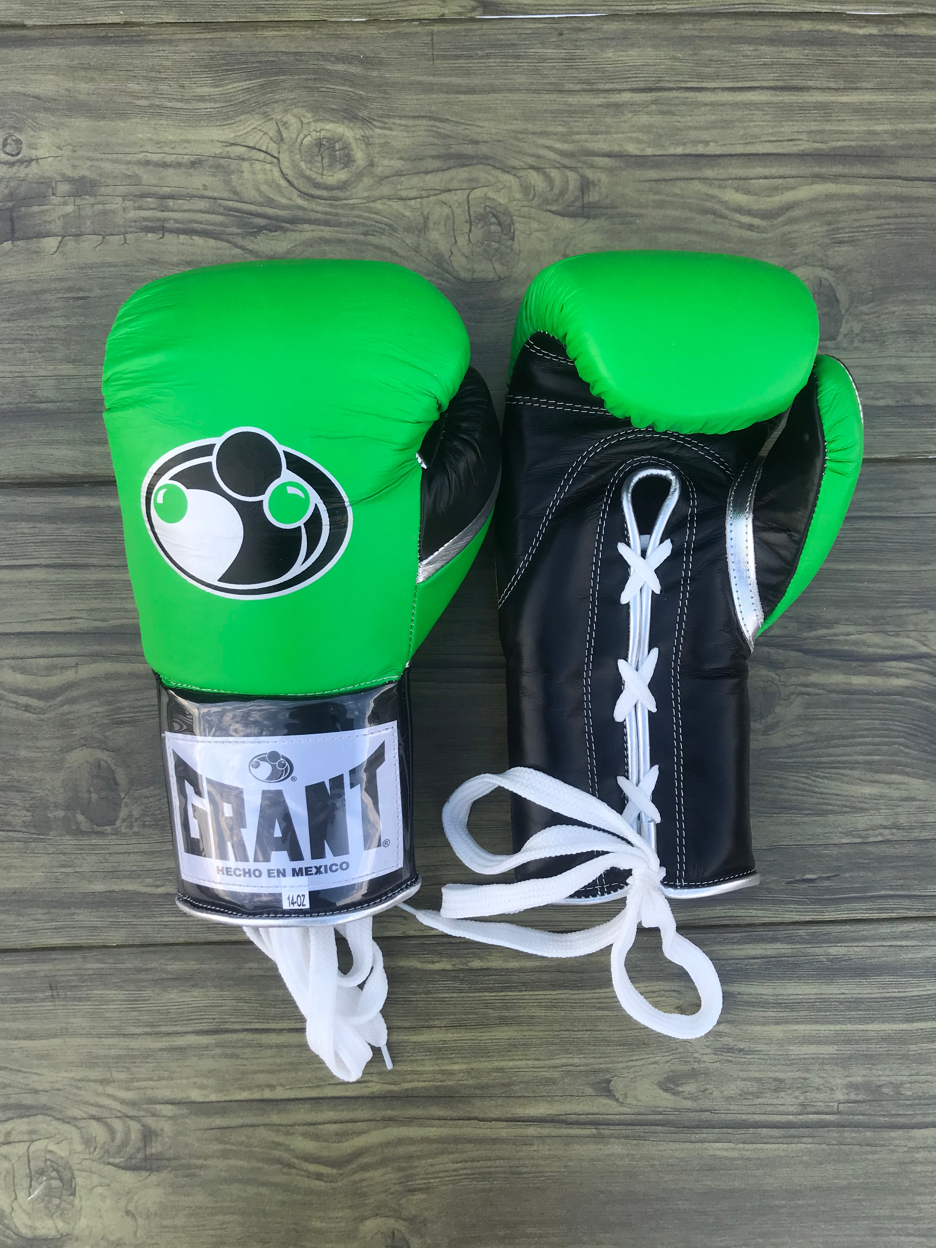 Customizable Boxing Gloves Set - High Quality Training Gloves for Men & Women - Perfect for Boxing, MMA, Kickboxing & Fitness Workouts