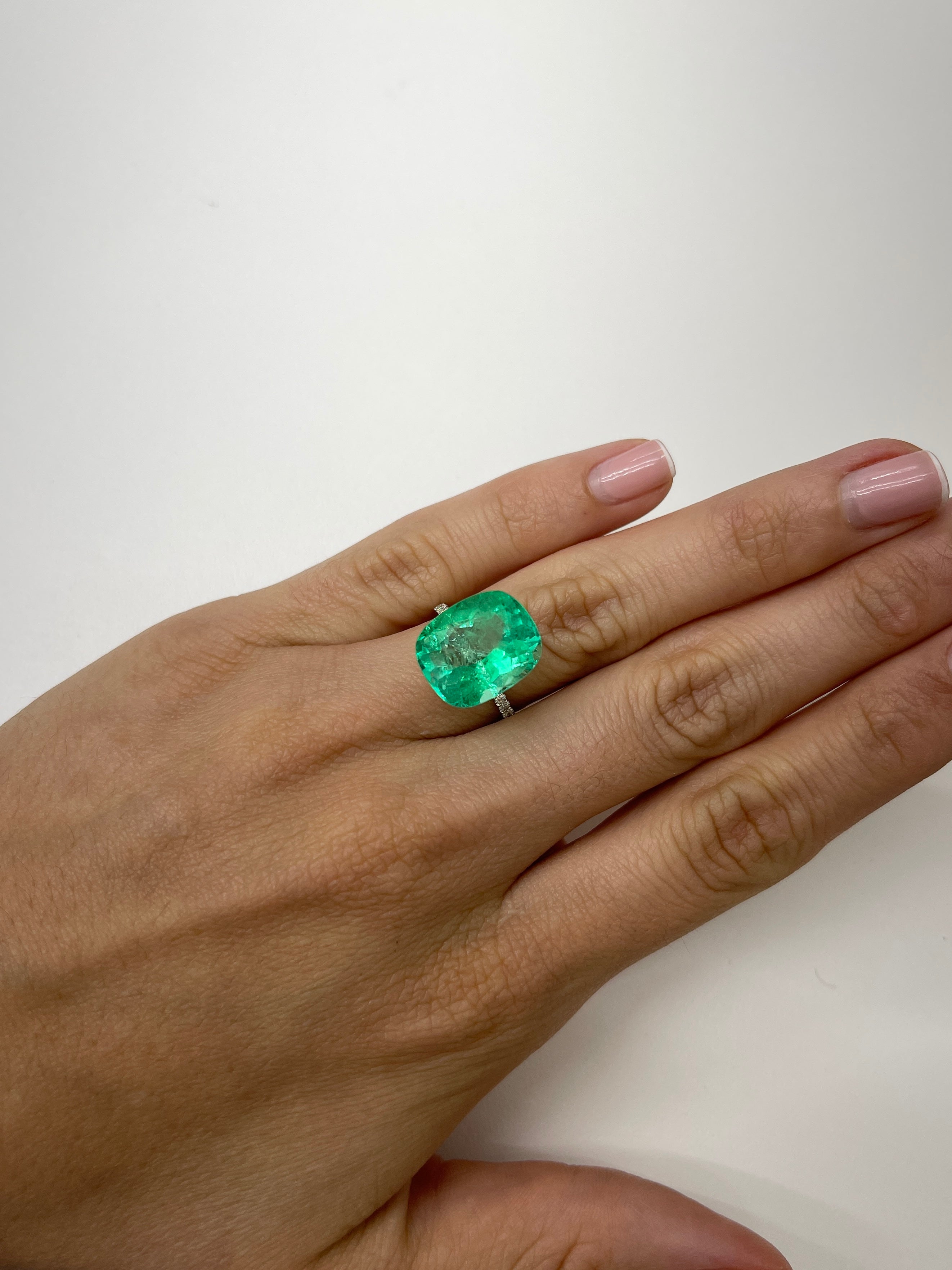 11.50 Carat Natural Muzo Colombian Emerald - 15.5x13mm Cushion Cut Yellowish Green Gemstone for Jewelry Making & Luxury Gifts