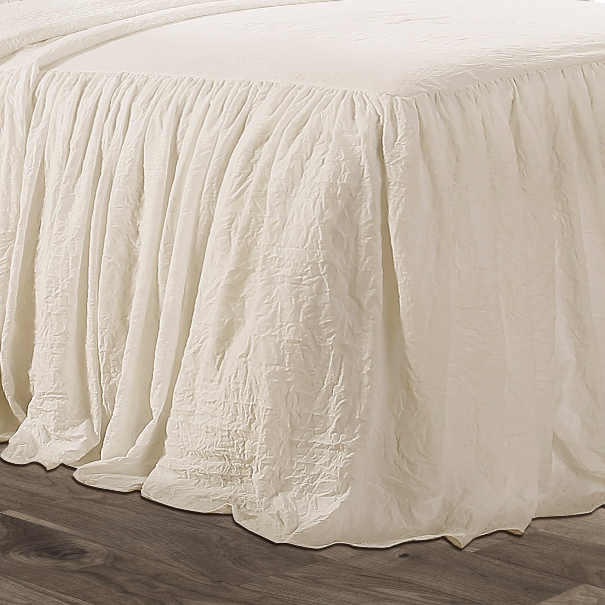 Elegant Ruffle Skirt Bedspread Set - Soft & Stylish Queen Size Bedding for Girls & Women - Perfect for Bedroom Decor, Guest Rooms & Cozy Home Styling