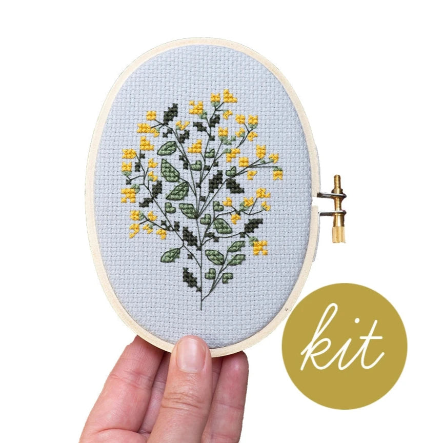 Sunlit Buttercup Cross Stitch Kit - Complete DIY Embroidery Set with Pattern, Thread & Needle - Perfect for Home Decor, Gift Giving & Relaxation