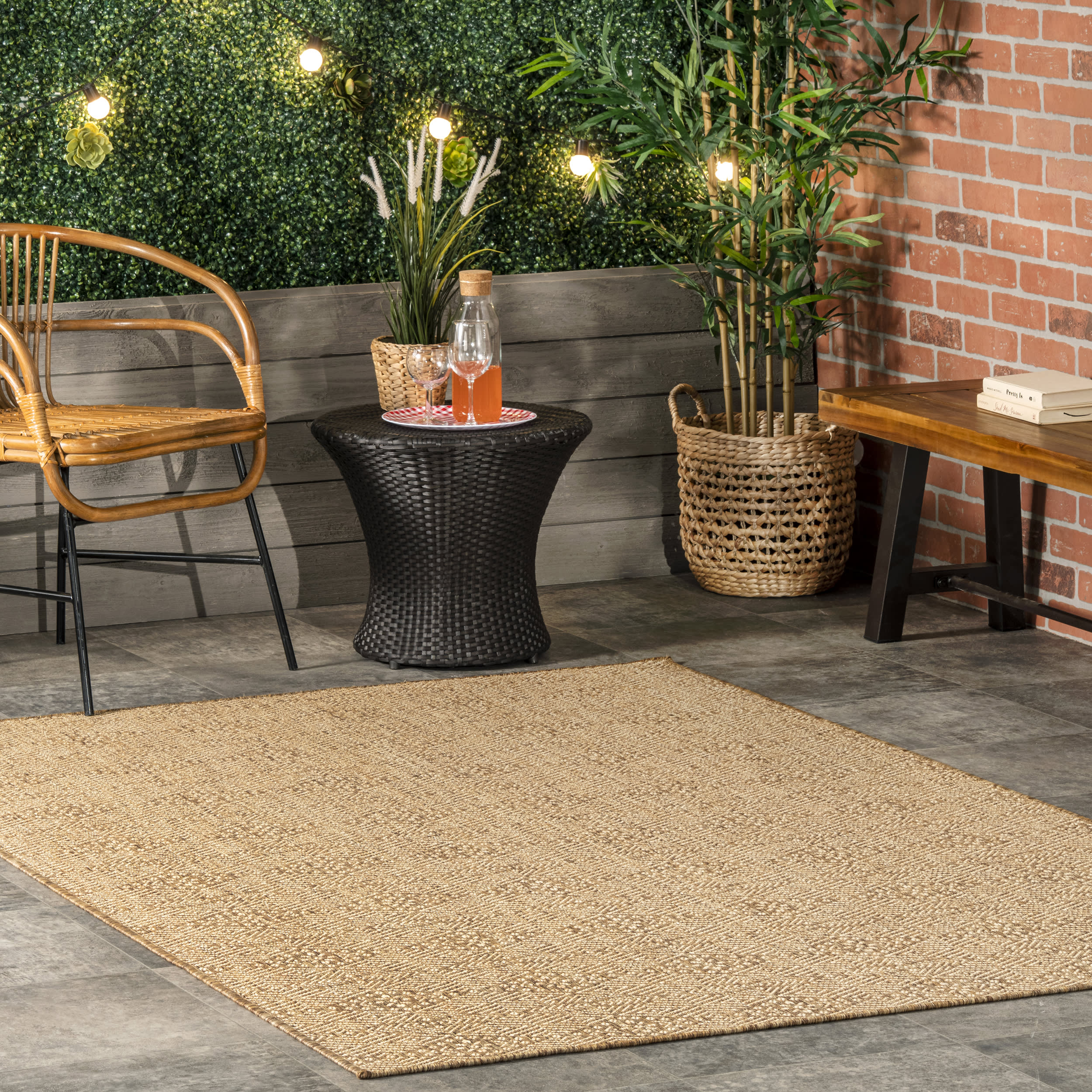 Handwoven Filigree Flatweave Area Rug - Indoor/Outdoor Use - Earthy Brown Bohemian Style - Perfect for Living Room, Patio or Bedroom Decor