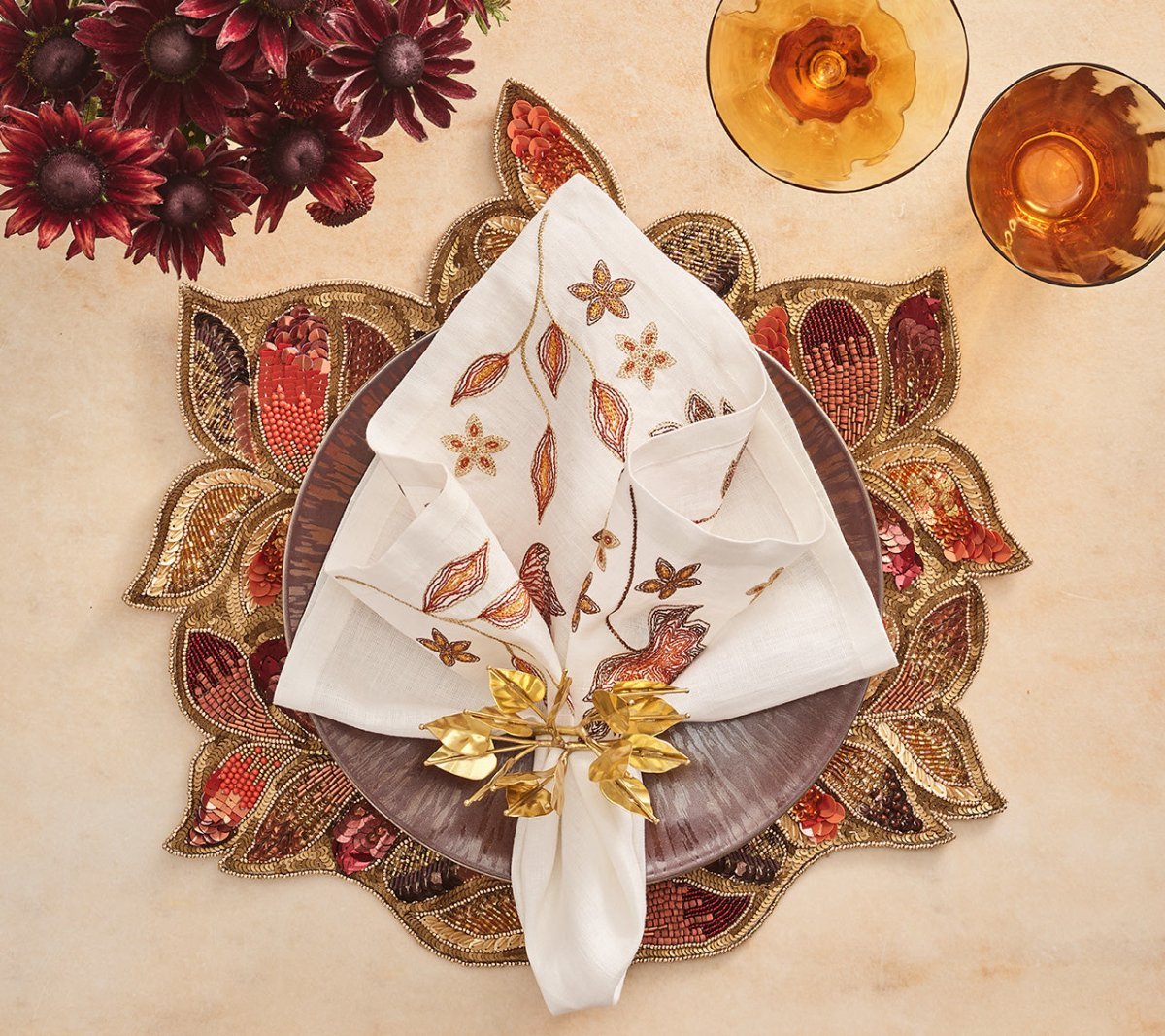 Bougainvillea Gold Napkin Rings Set of 4 - Elegant Floral Table Decor for Weddings, Dinner Parties & Holiday Gatherings
