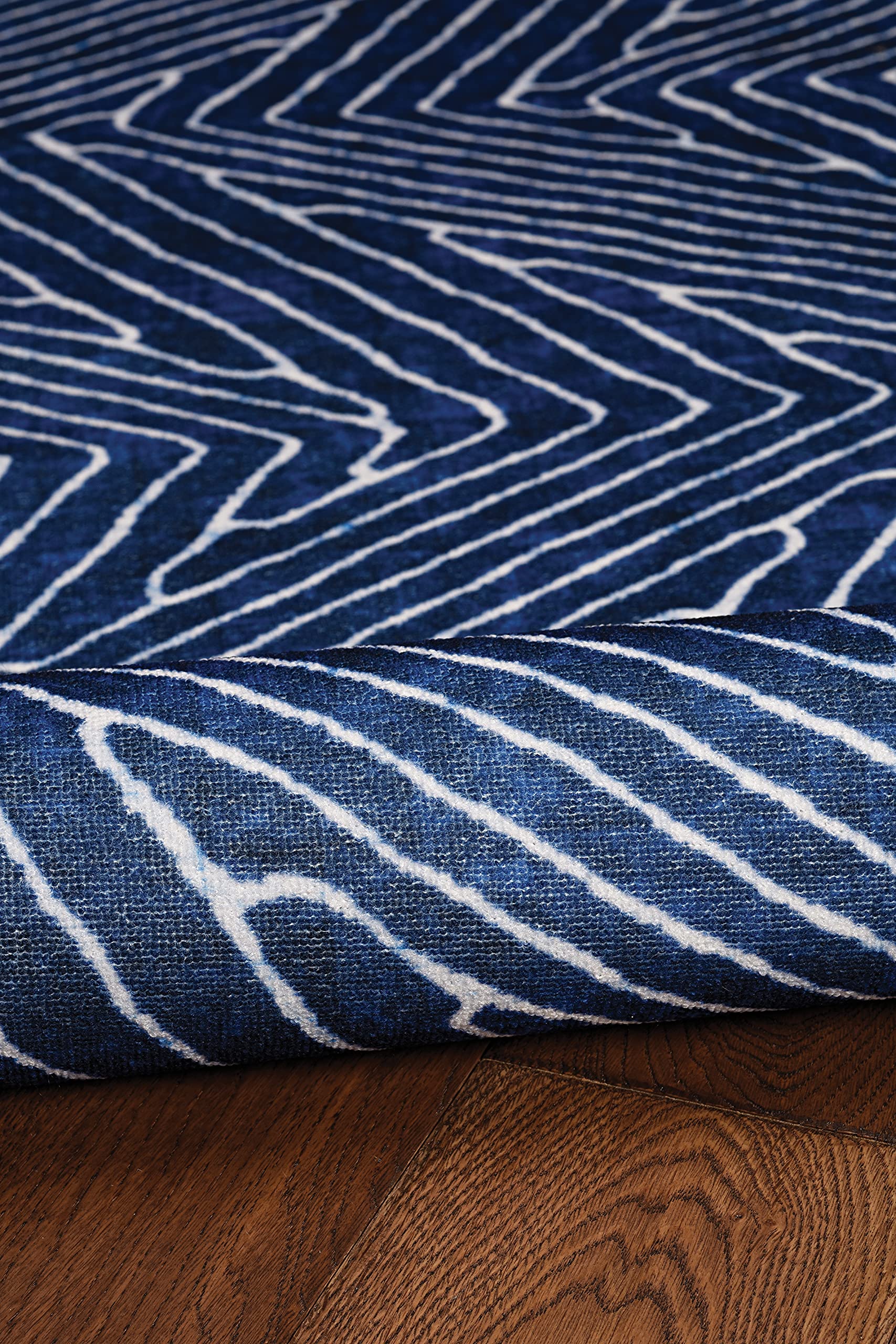 Linon Home Decor Washable Area Rug 5' x 7' - Varishna Blue & Ivory Indoor/Outdoor Rug for Living Room, Bedroom, Patio - Machine Washable & Stain Resistant