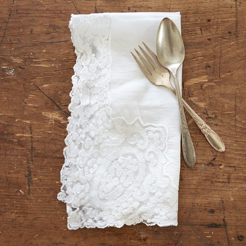 Elegant Lace Edged White Napkins - Premium Cotton Dining Napkins for Weddings, Parties & Formal Events