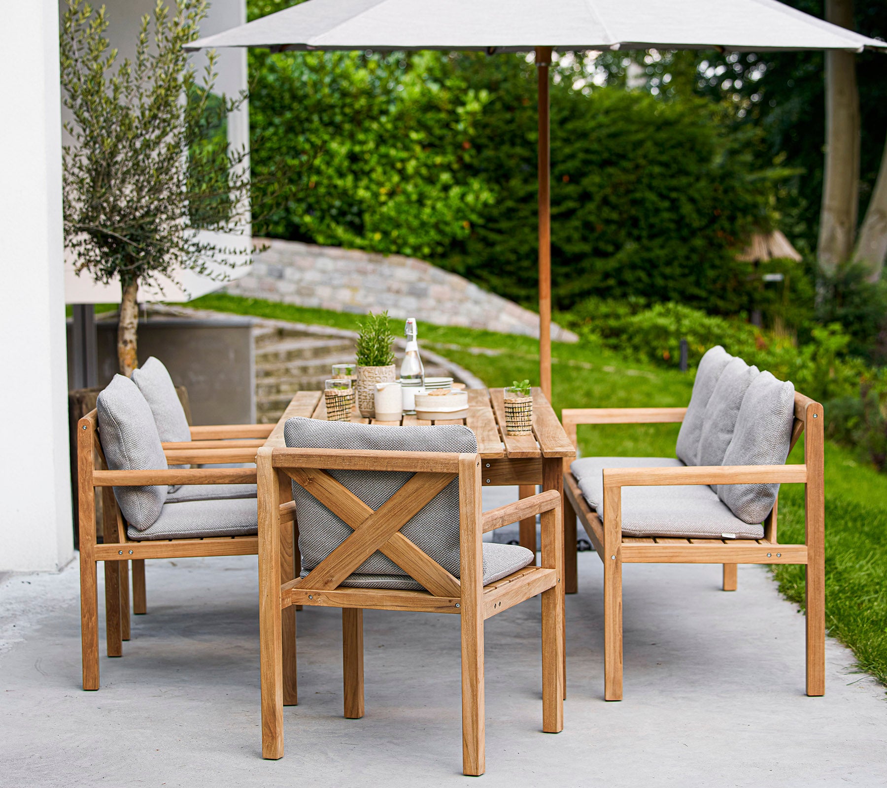 Grace 3-Seater Wooden Bench for Patio - Outdoor Garden Furniture with Weather-Resistant Finish, Perfect for Backyard, Porch or Deck Relaxation