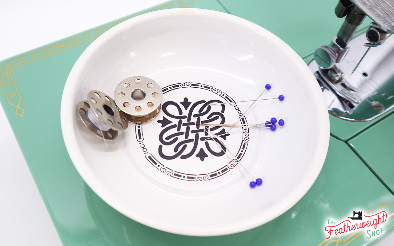 Magnetic Dish for Pins & Maintenance - Lightweight White & Black Organizer | Perfect for Sewing, Jewelry Making & Workshop Tool Storage