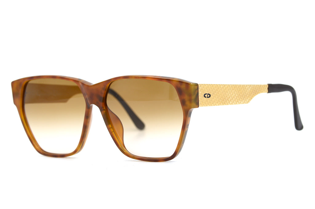 Christian Dior 2565 10 Sunglasses - Luxury Designer Shades for Women | UV Protection & Fashion Statement | Perfect for Beach, Driving & Outdoor Activities